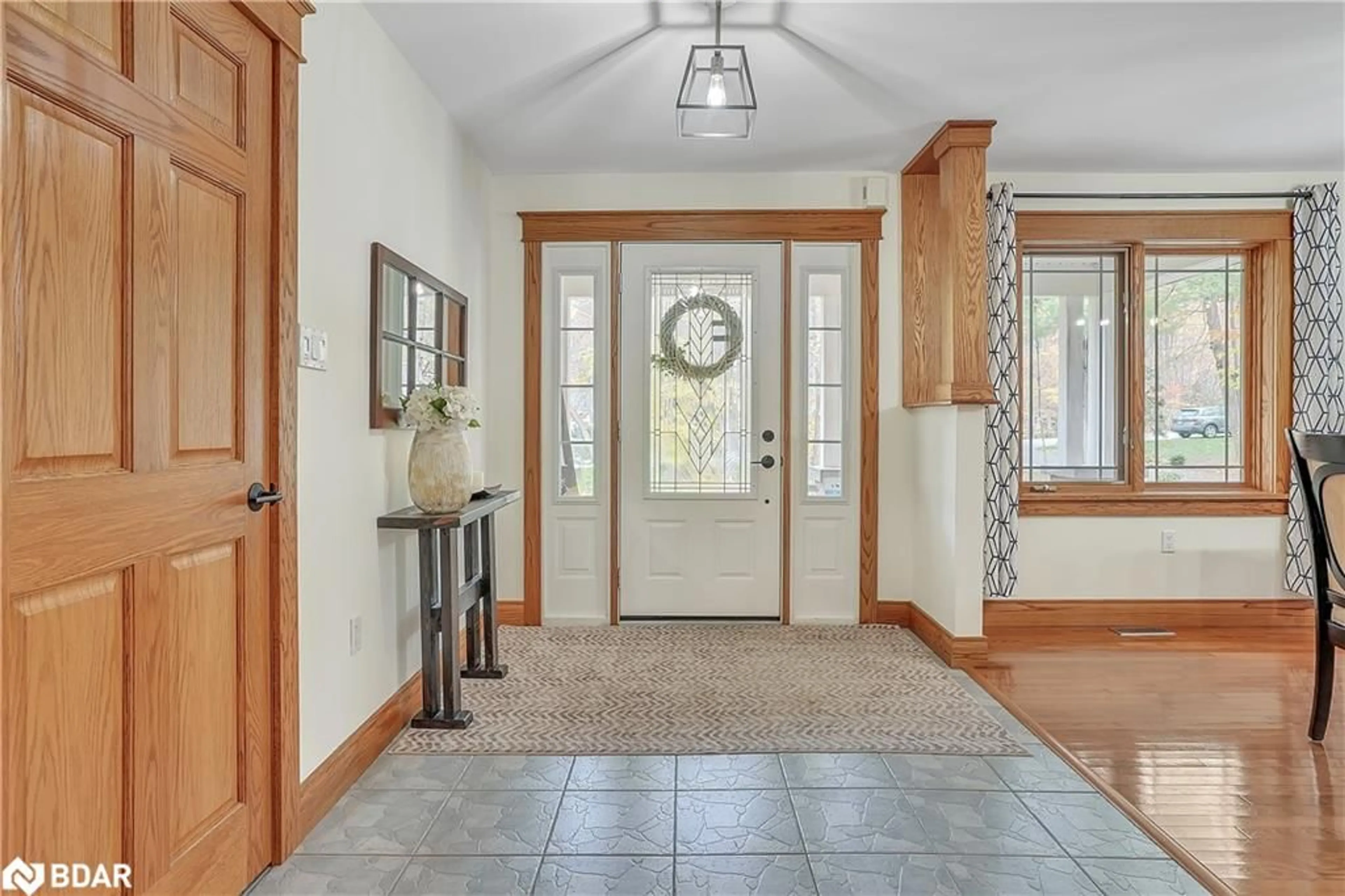 Indoor entryway, wood floors for 5 Northwood Crt, Oro-Medonte Ontario L0L 2L0