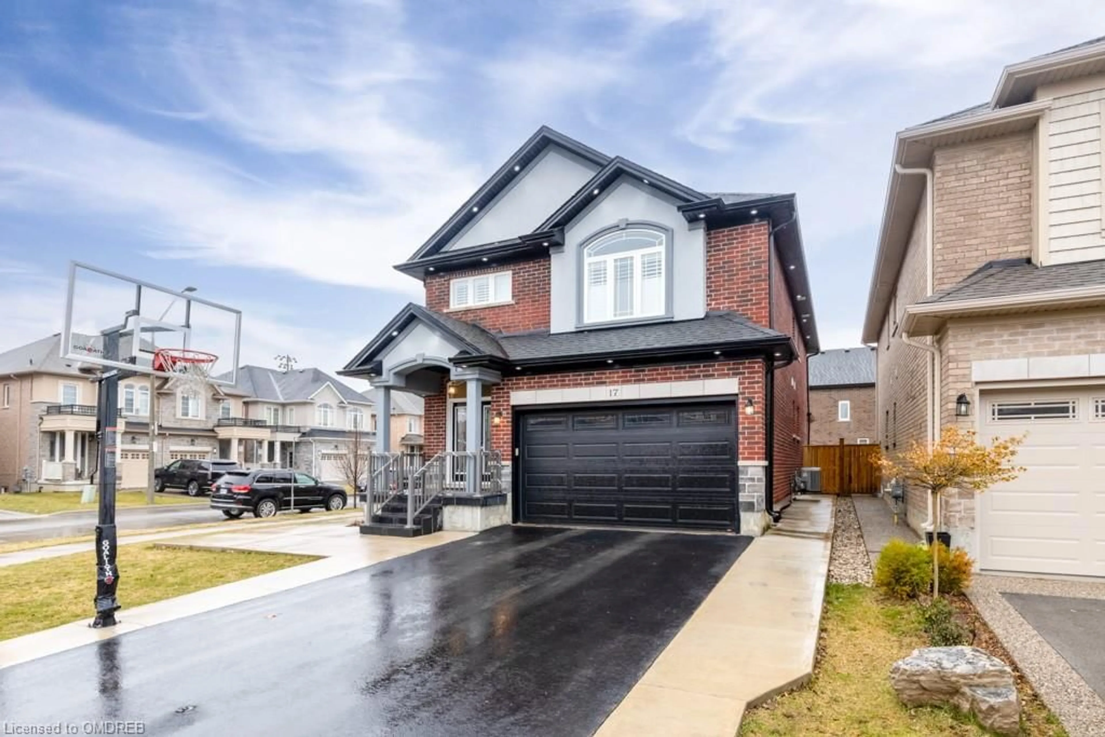 Frontside or backside of a home, the street view for 17 Narbonne Cres, Stoney Creek Ontario L8J 0J7