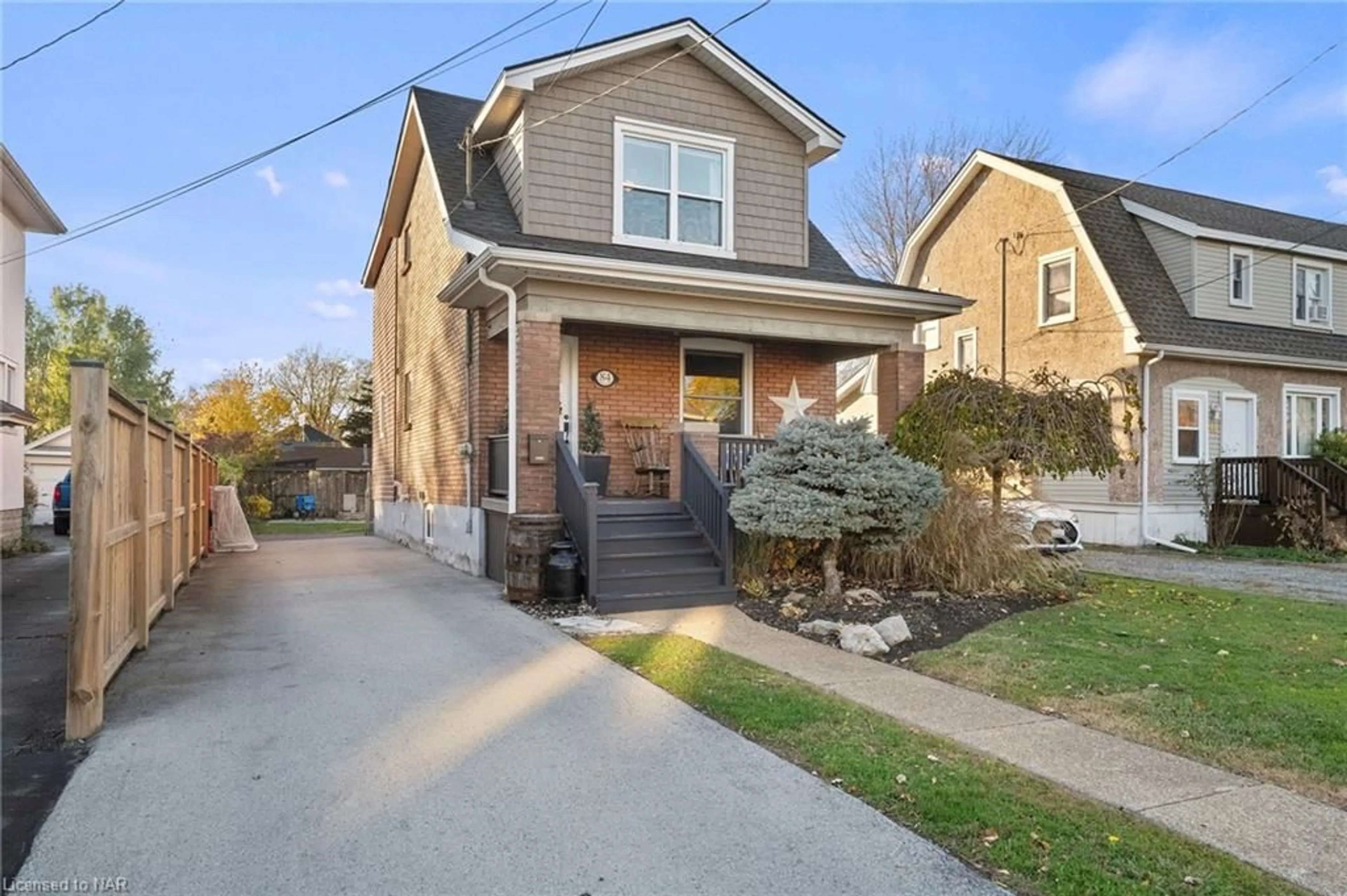 Frontside or backside of a home, the street view for 84 Steele St, Port Colborne Ontario L3K 4X2