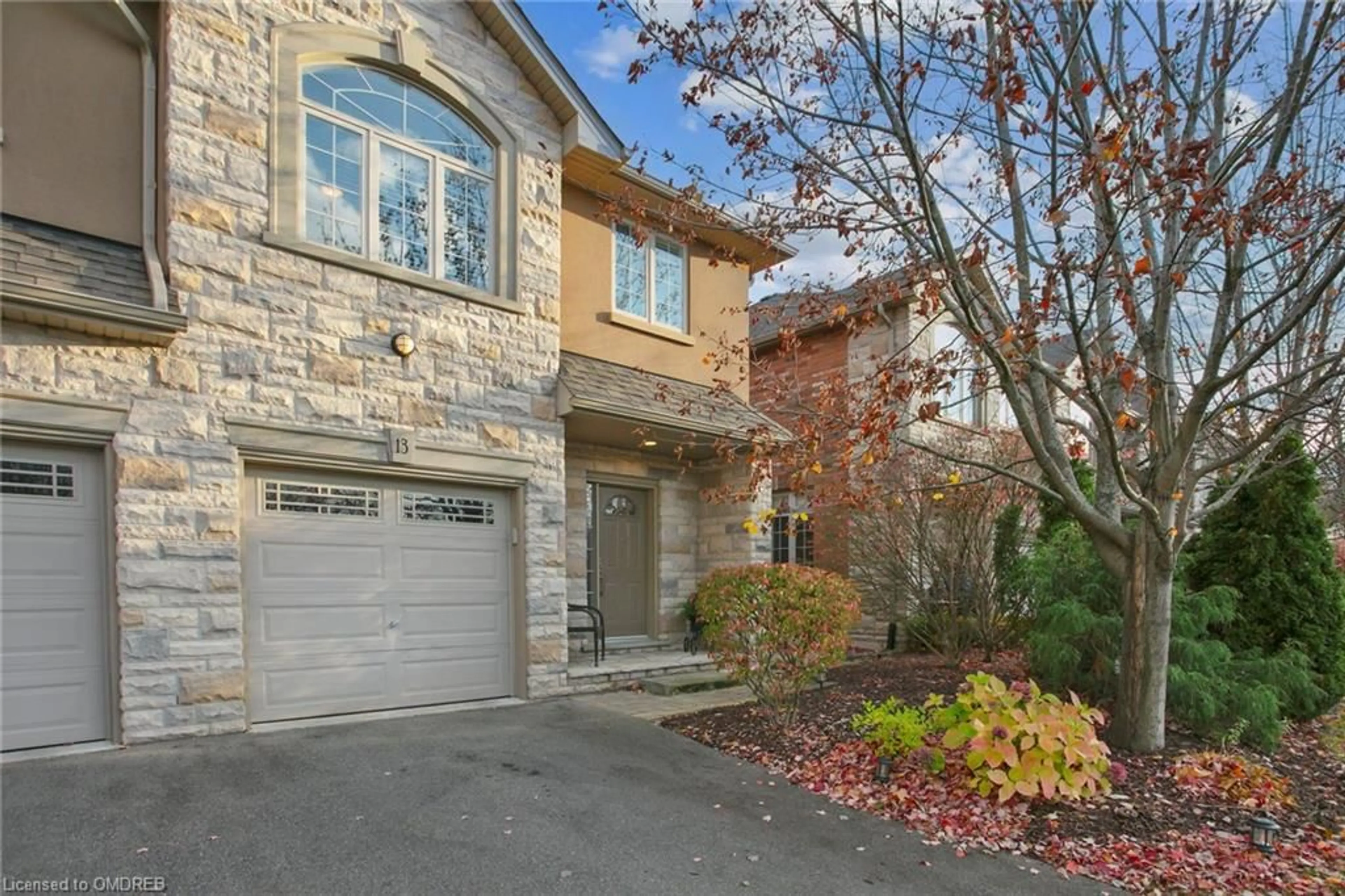 A pic from exterior of the house or condo, cottage for 2282 Orchard Rd #13, Burlington Ontario L7L 0B5