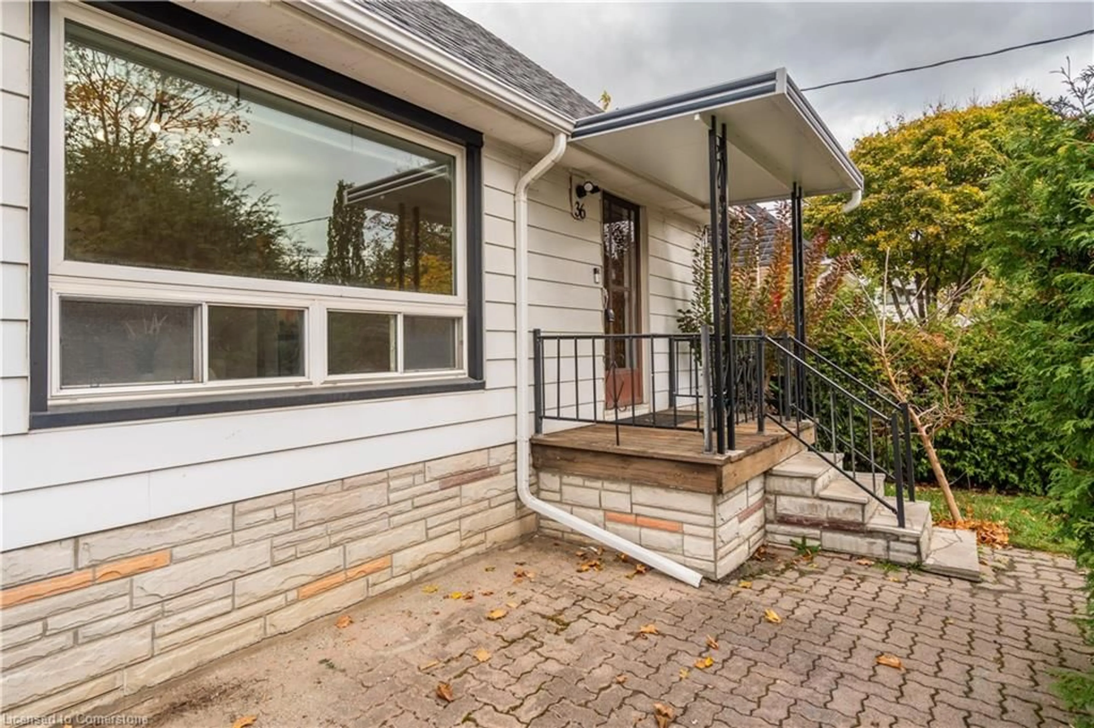 Patio, cottage for 36 Boniface Ave, Etobicoke Ontario M9W 1T6