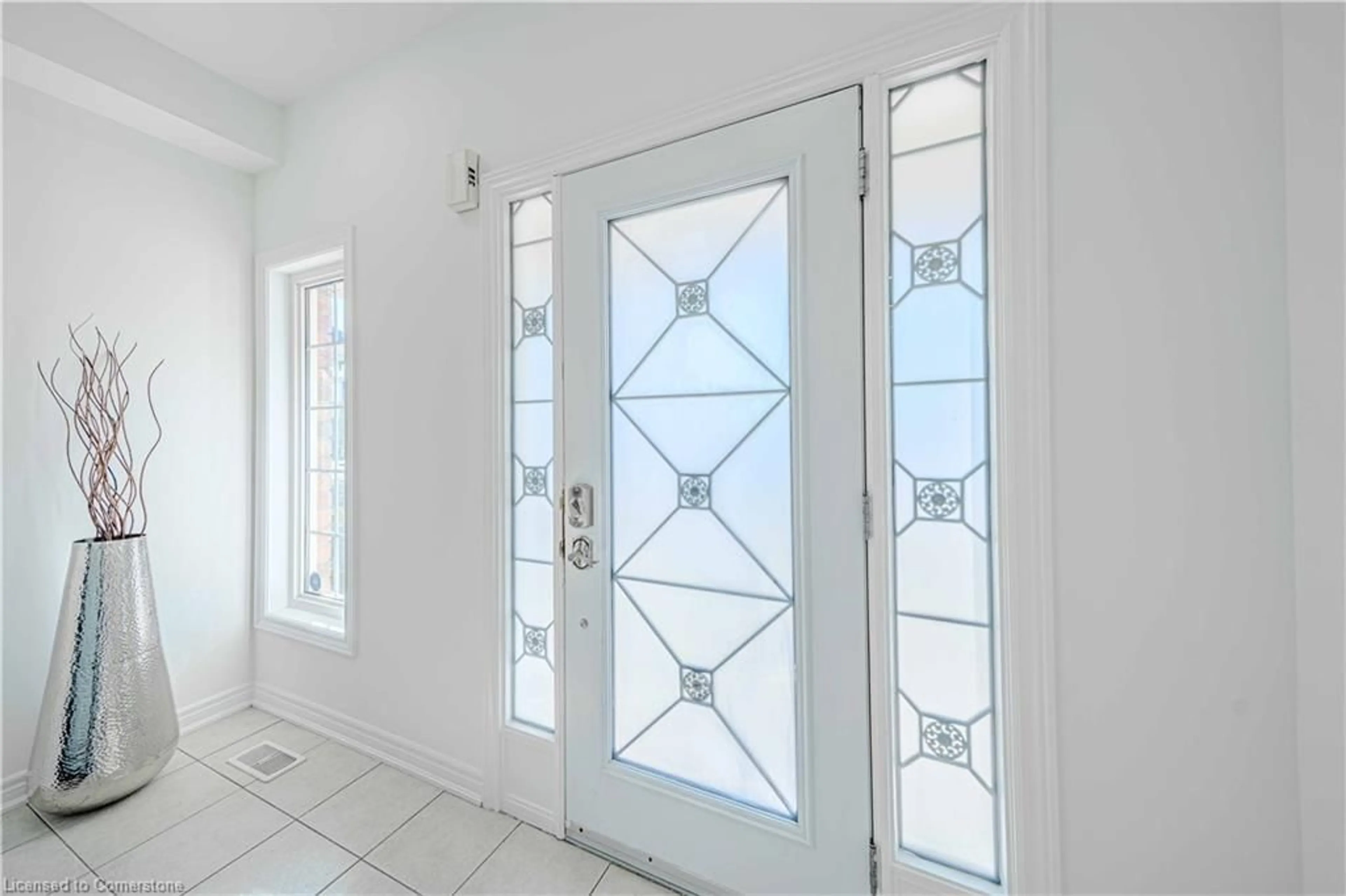 Indoor entryway, ceramic floors for 1224 Bonin Cres, Milton Ontario L9T 6T7