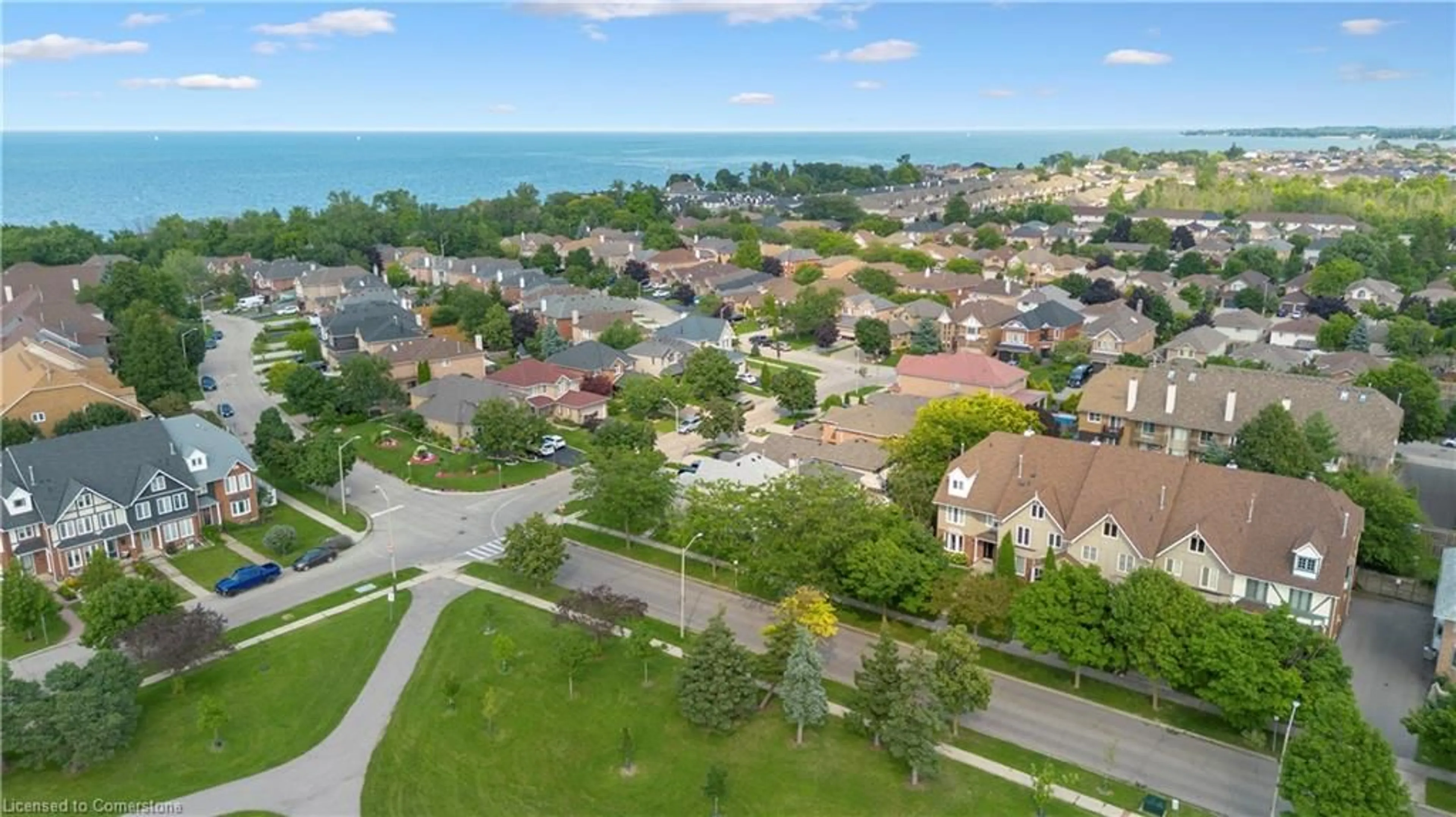 A pic from exterior of the house or condo, the street view for 11 Waterford Cres, Stoney Creek Ontario L8E 4Z8