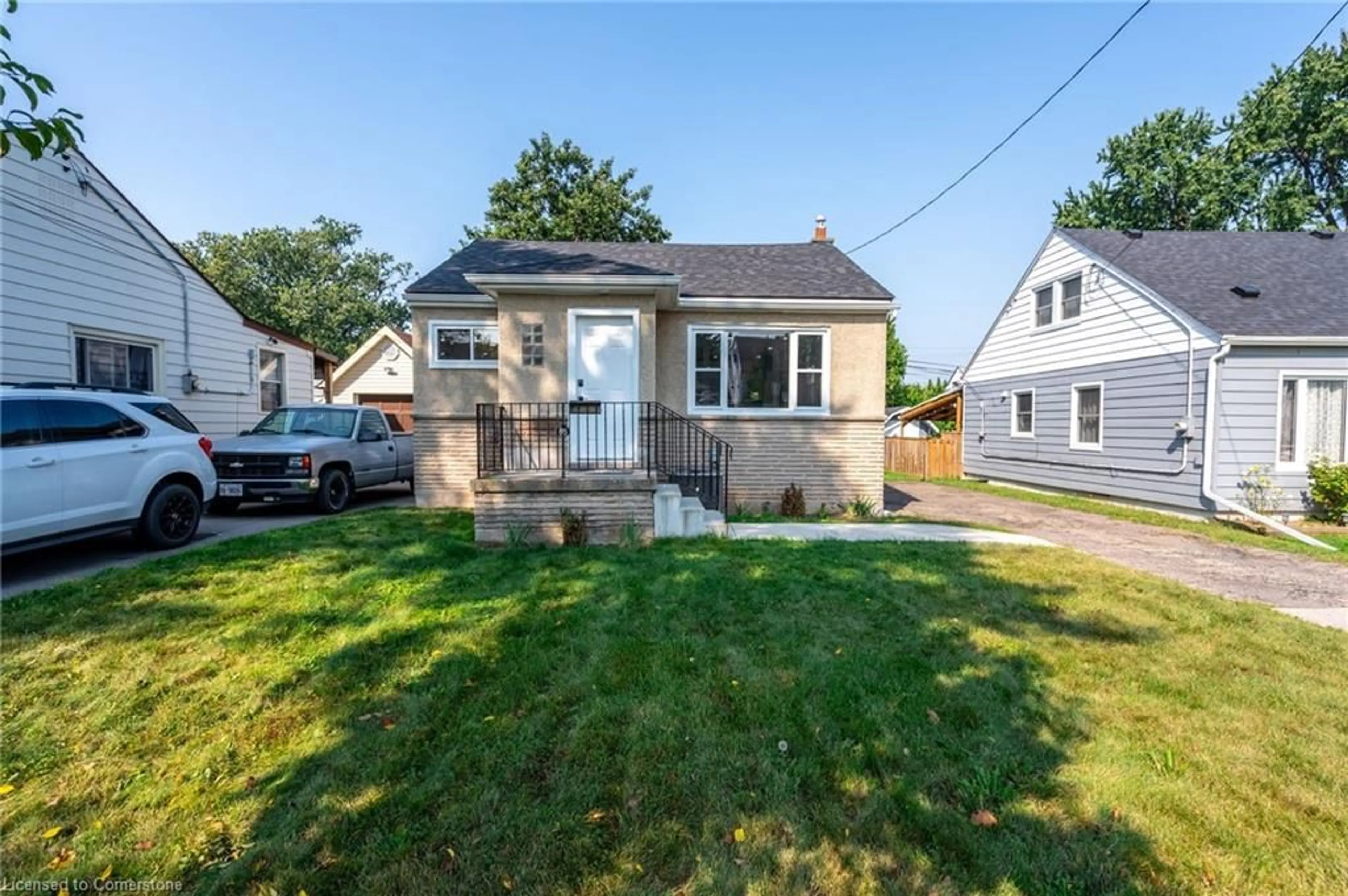 Frontside or backside of a home, cottage for 85 Walter Ave, Hamilton Ontario L8H 5P8