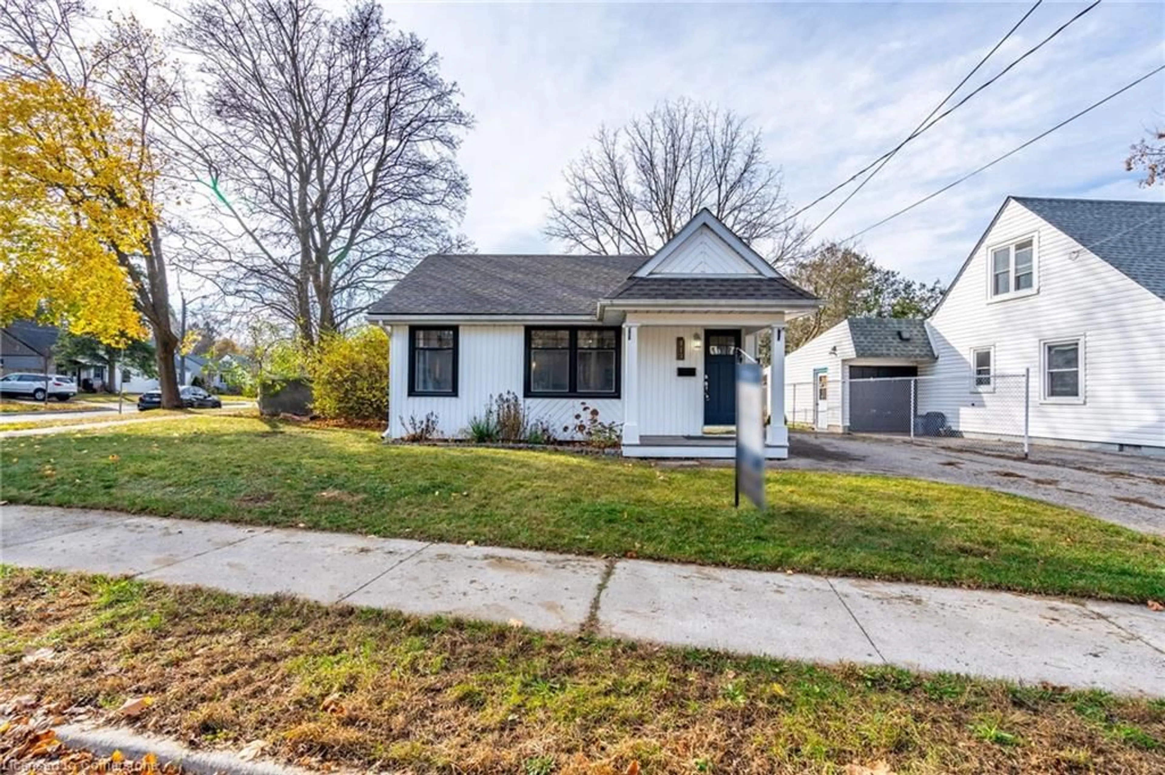 Frontside or backside of a home, cottage for 113 Pleasant Ave, Kitchener Ontario N2M 4A7