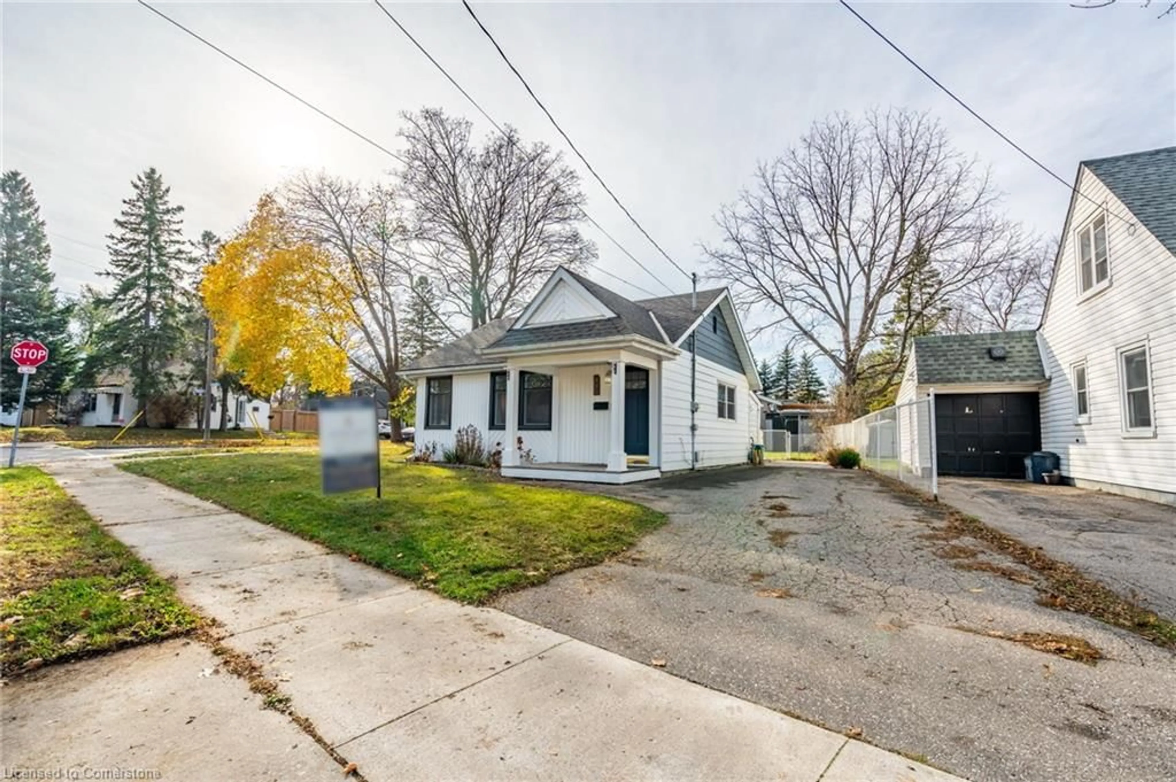 Frontside or backside of a home, cottage for 113 Pleasant Ave, Kitchener Ontario N2M 4A7