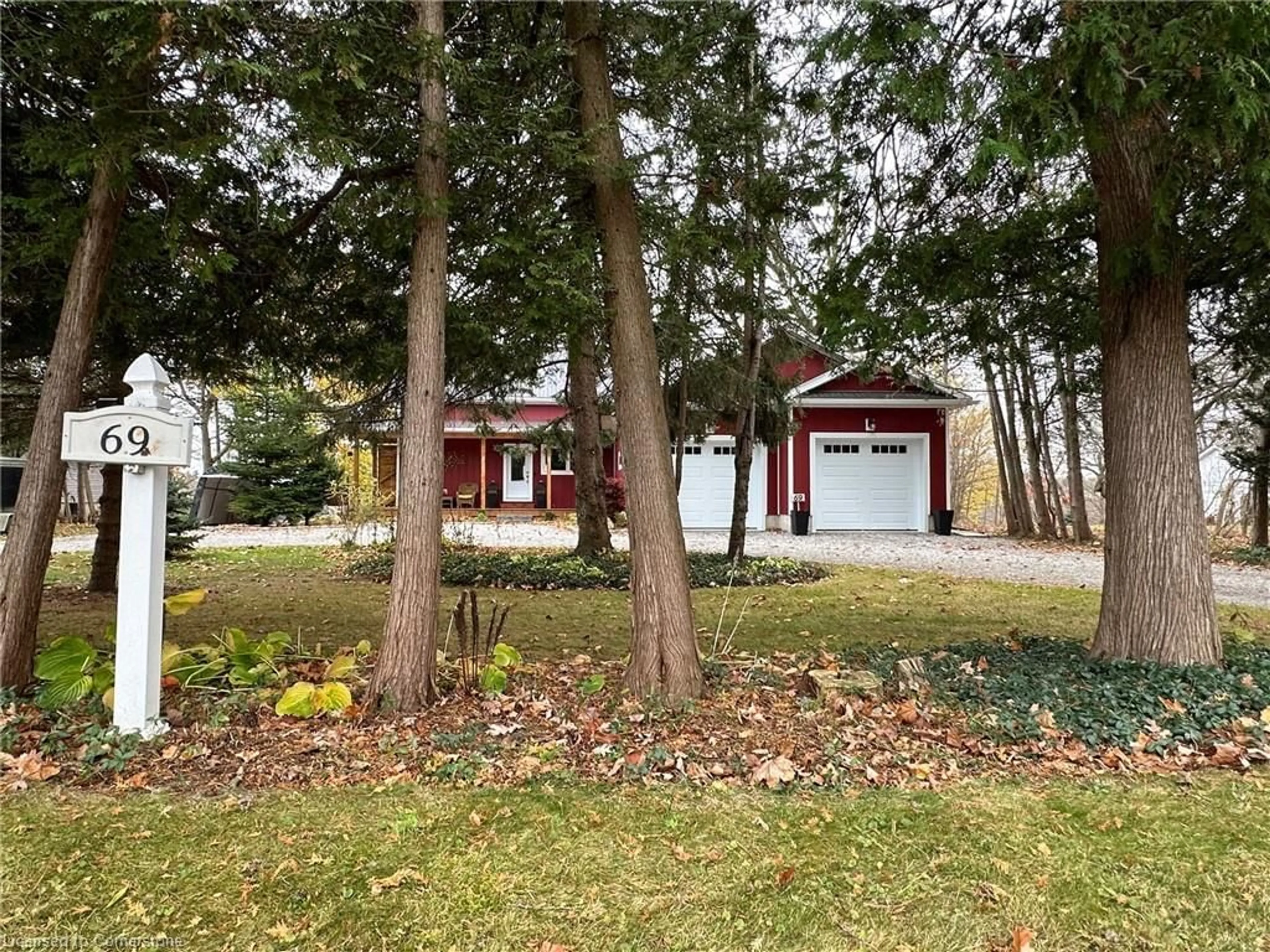 Frontside or backside of a home, cottage for 69 Prospect St, Port Dover Ontario N0A 1N6