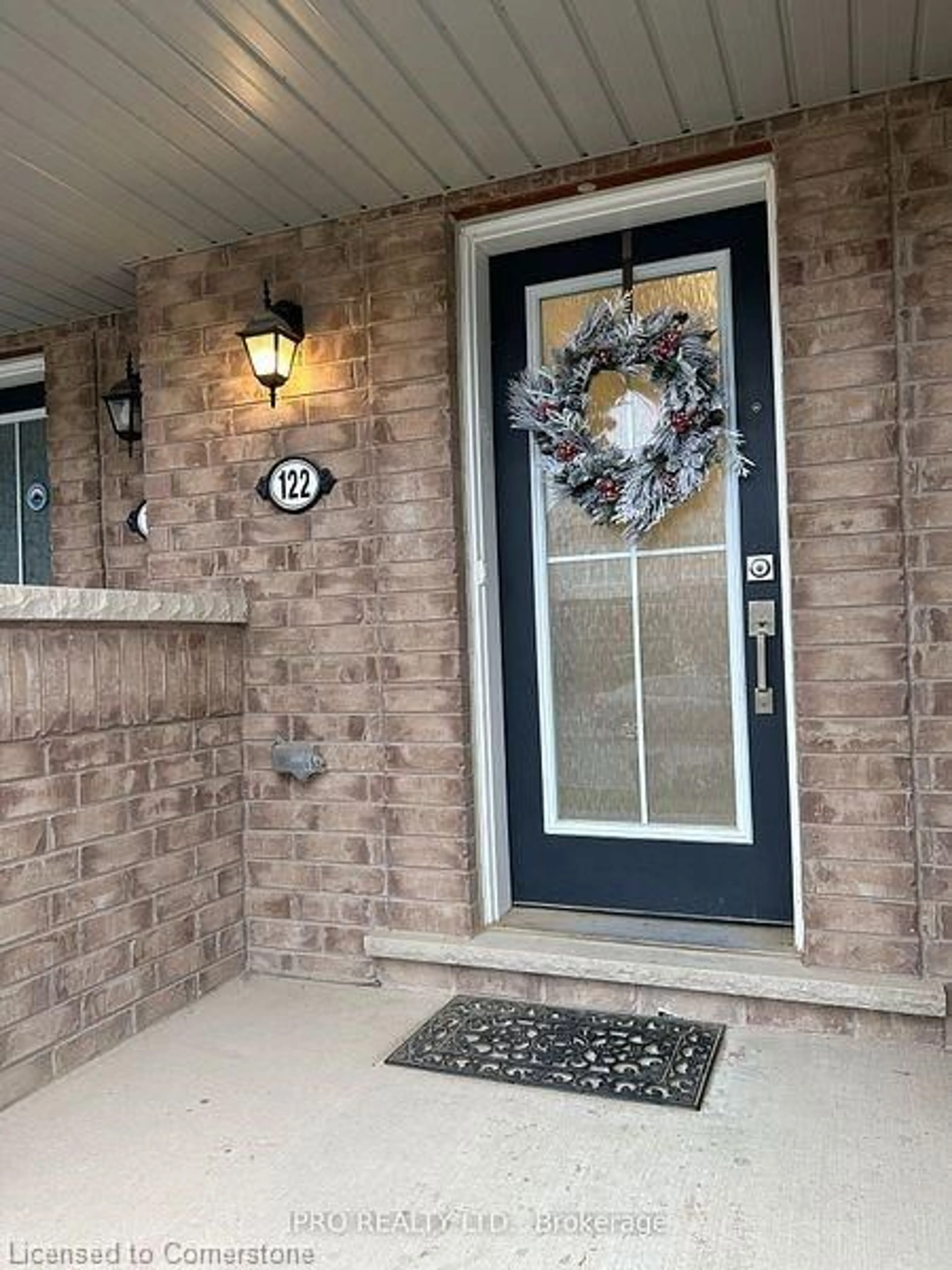 Indoor entryway, ceramic floors for 122 Munro Cir, Brantford Ontario M3T 0R4