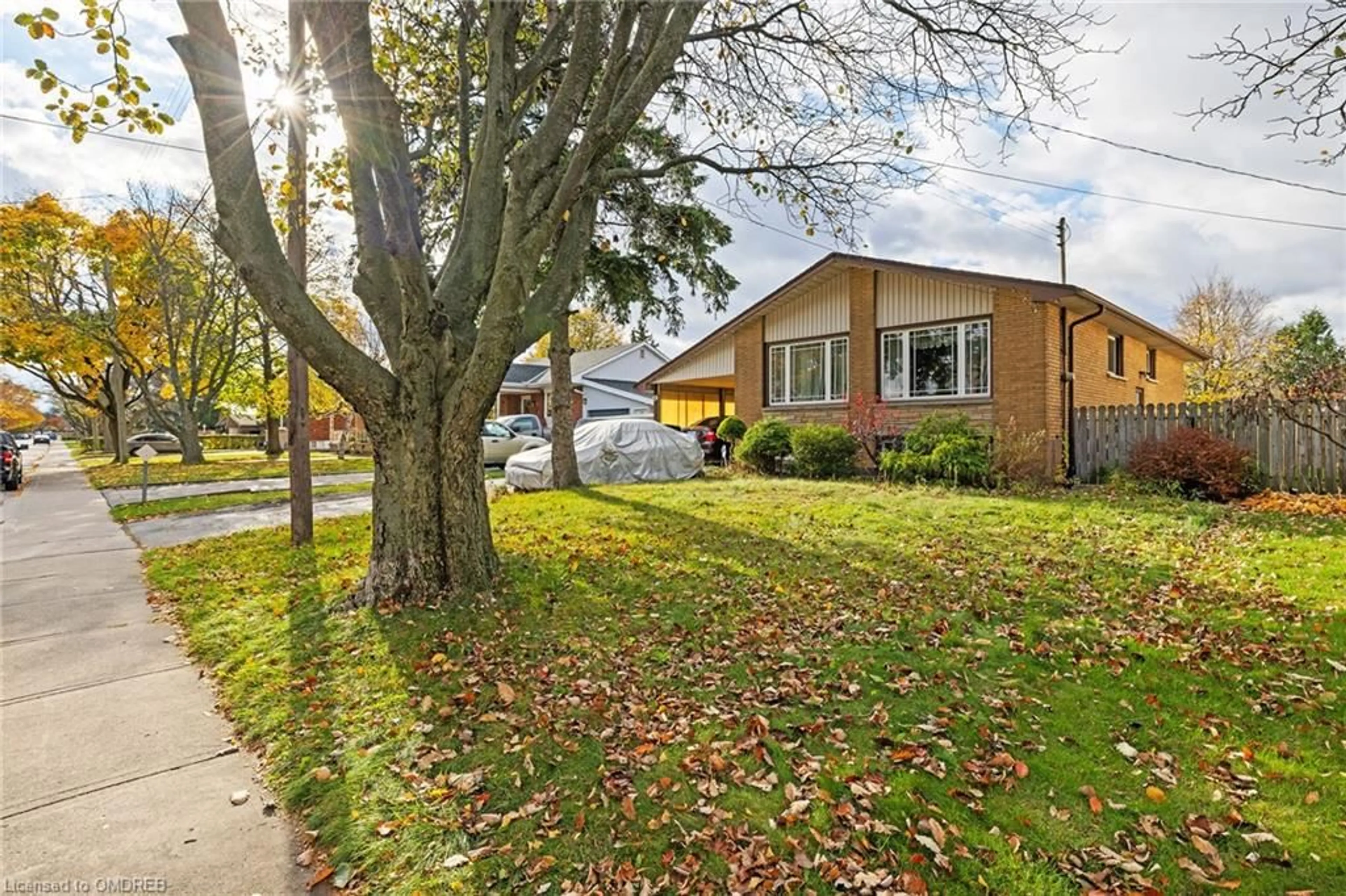 Frontside or backside of a home, cottage for 48 Manning Ave, Hamilton Ontario L9A 3E7