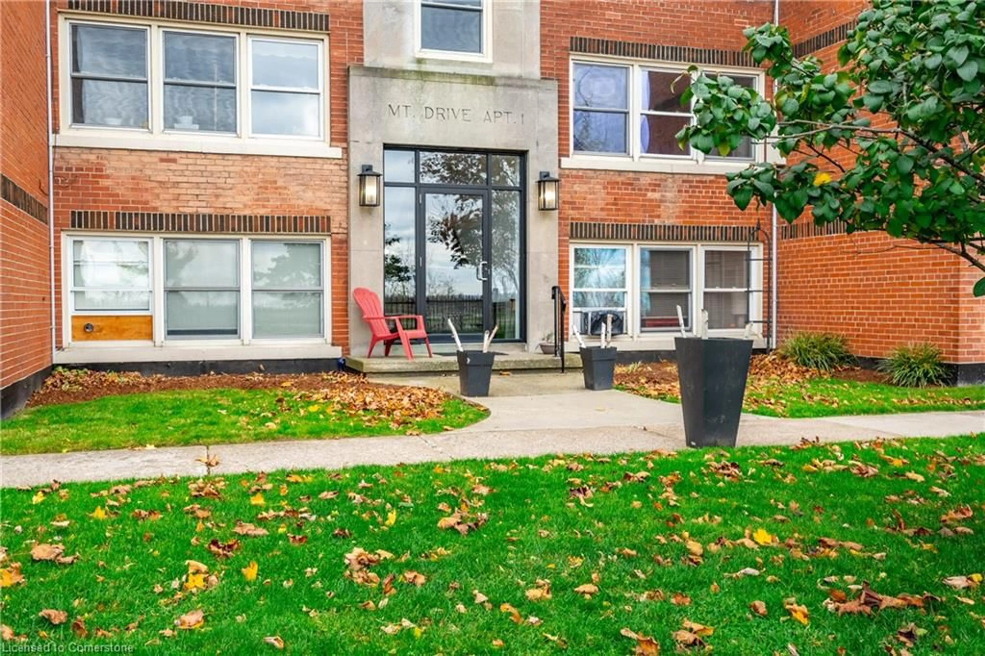 A pic from exterior of the house or condo, the front or back of building for 5 East 36th St #407C, Hamilton Ontario L8V 3Y6