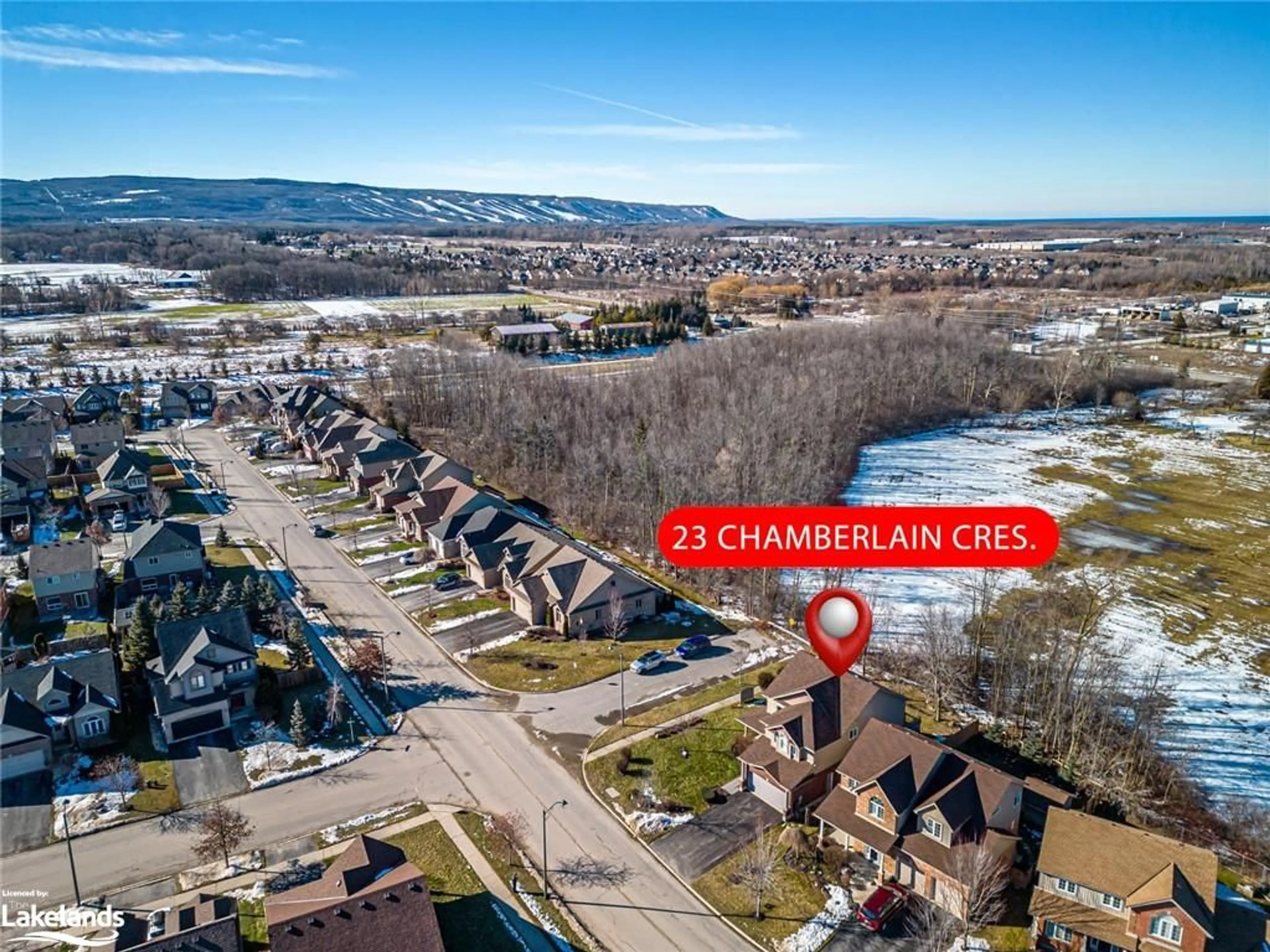 A pic from exterior of the house or condo, the street view for 23 Chamberlain Cres, Collingwood Ontario L9Y 0E3