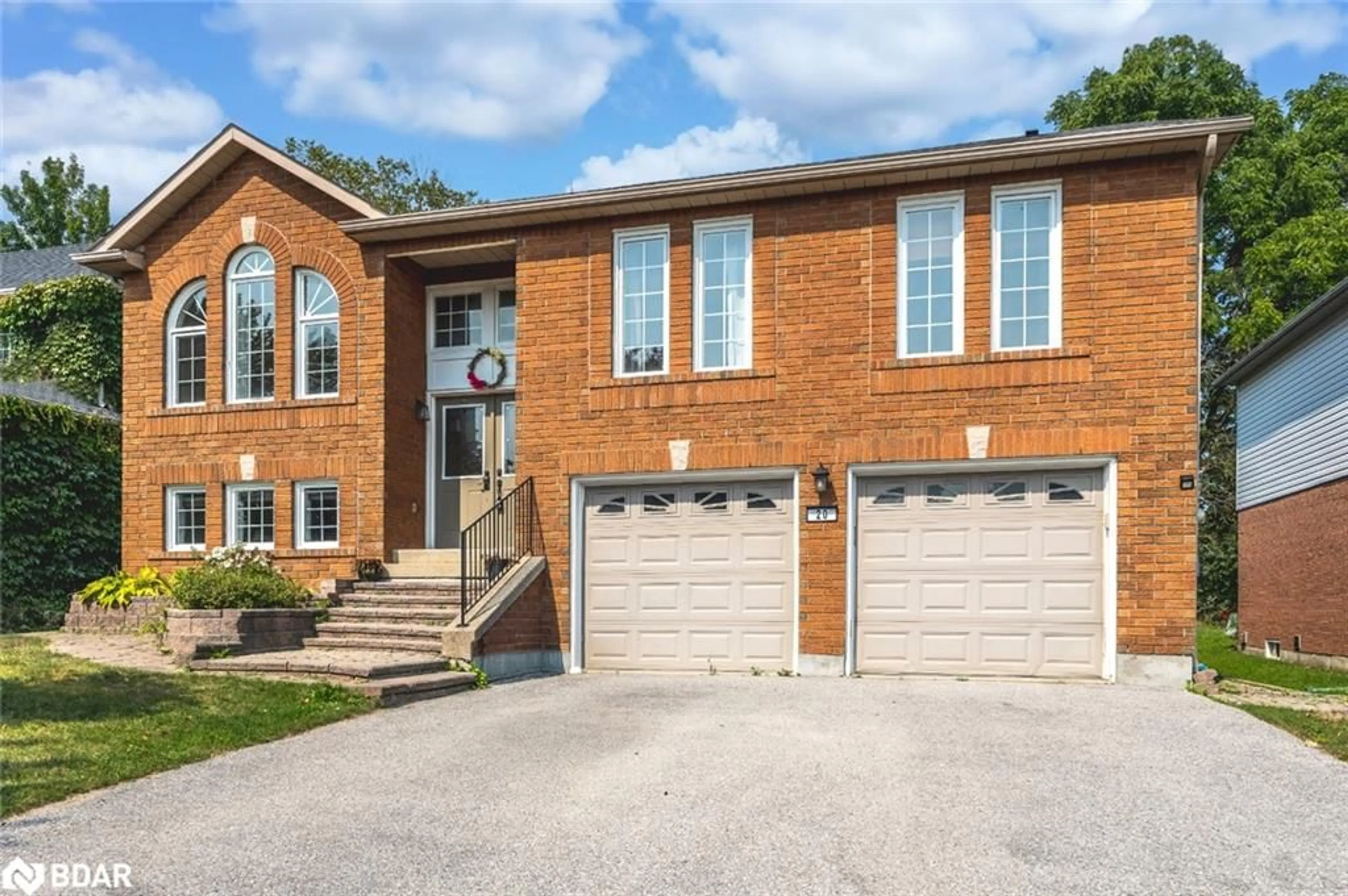 Home with brick exterior material for 20 Frontier Ave, Orillia Ontario L3V 7S8