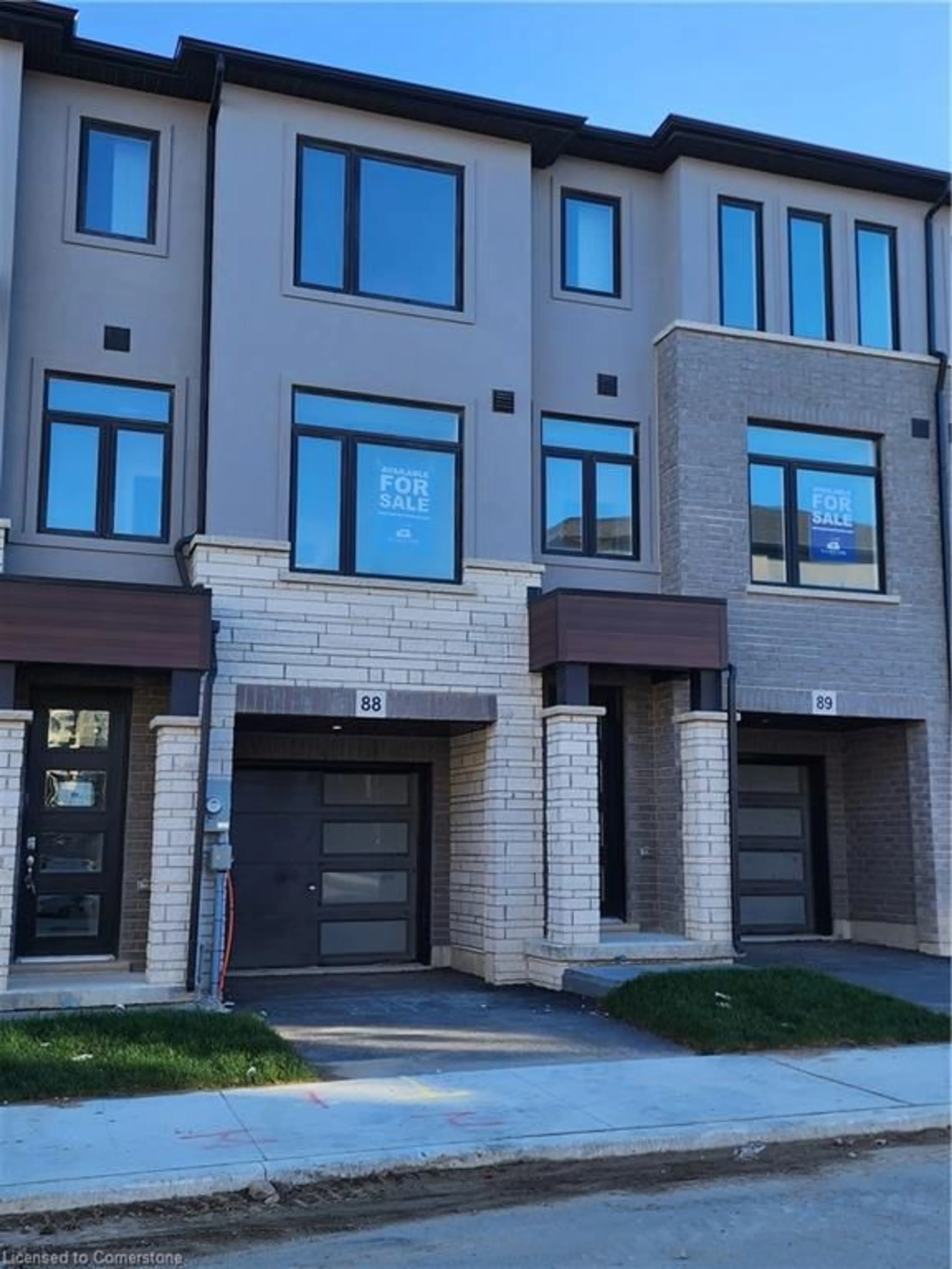 A pic from exterior of the house or condo, the front or back of building for 155 Equestrian Way #88, Cambridge Ontario N3E 0E8