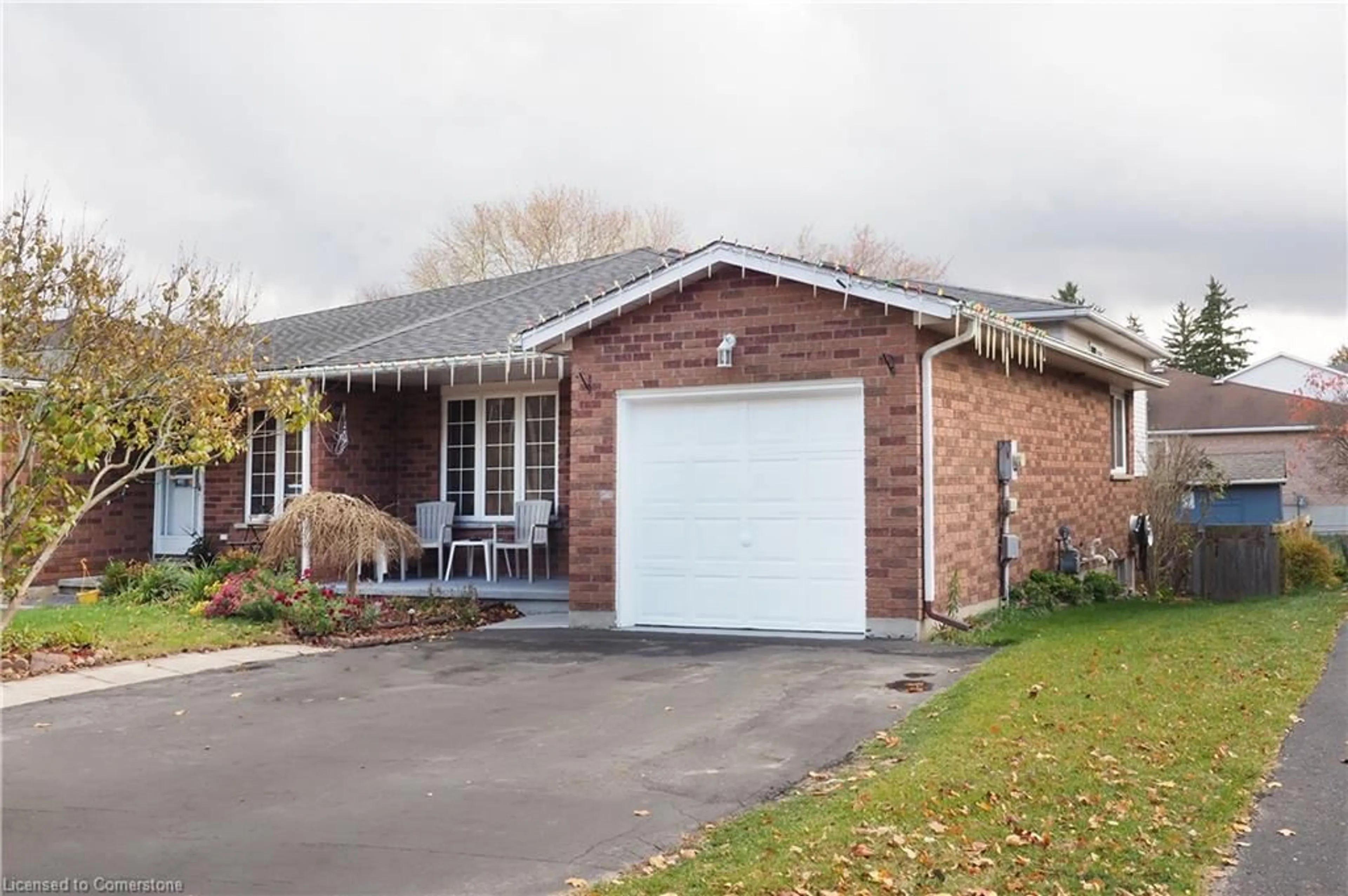 Frontside or backside of a home, cottage for 580 Old Huron Pl, Kitchener Ontario N2R 1L8