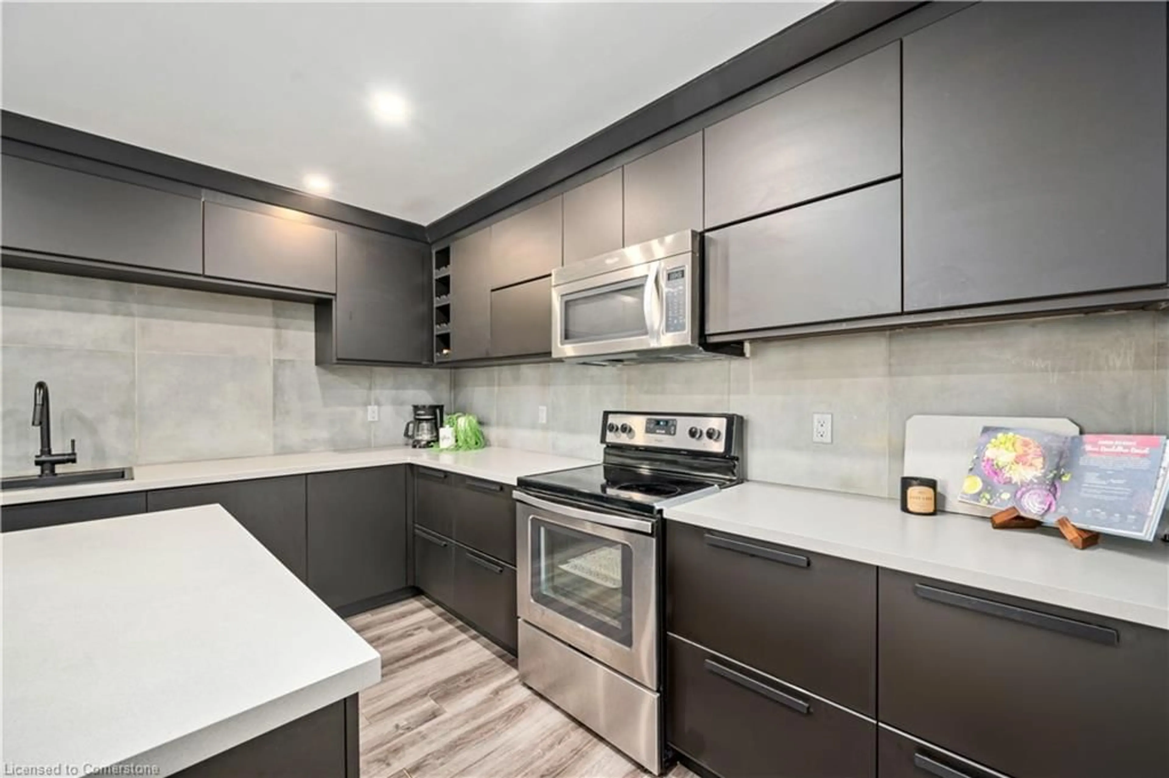 Open concept kitchen for 330 Ridout St #1710, London Ontario N6A 0A7