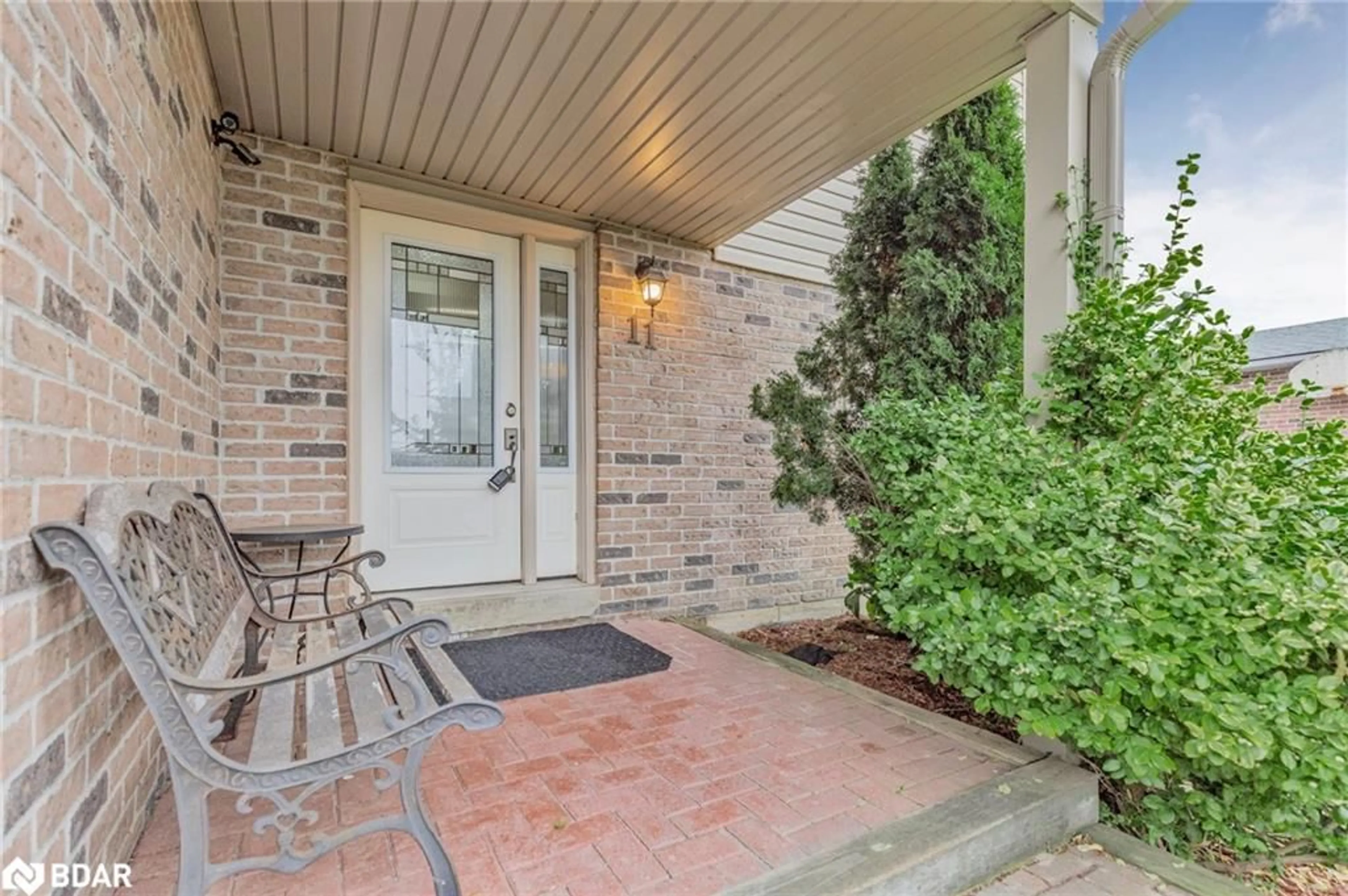 Indoor entryway, wood floors for 11 Fraser Avenue Ave, Tottenham Ontario L0G 1W0