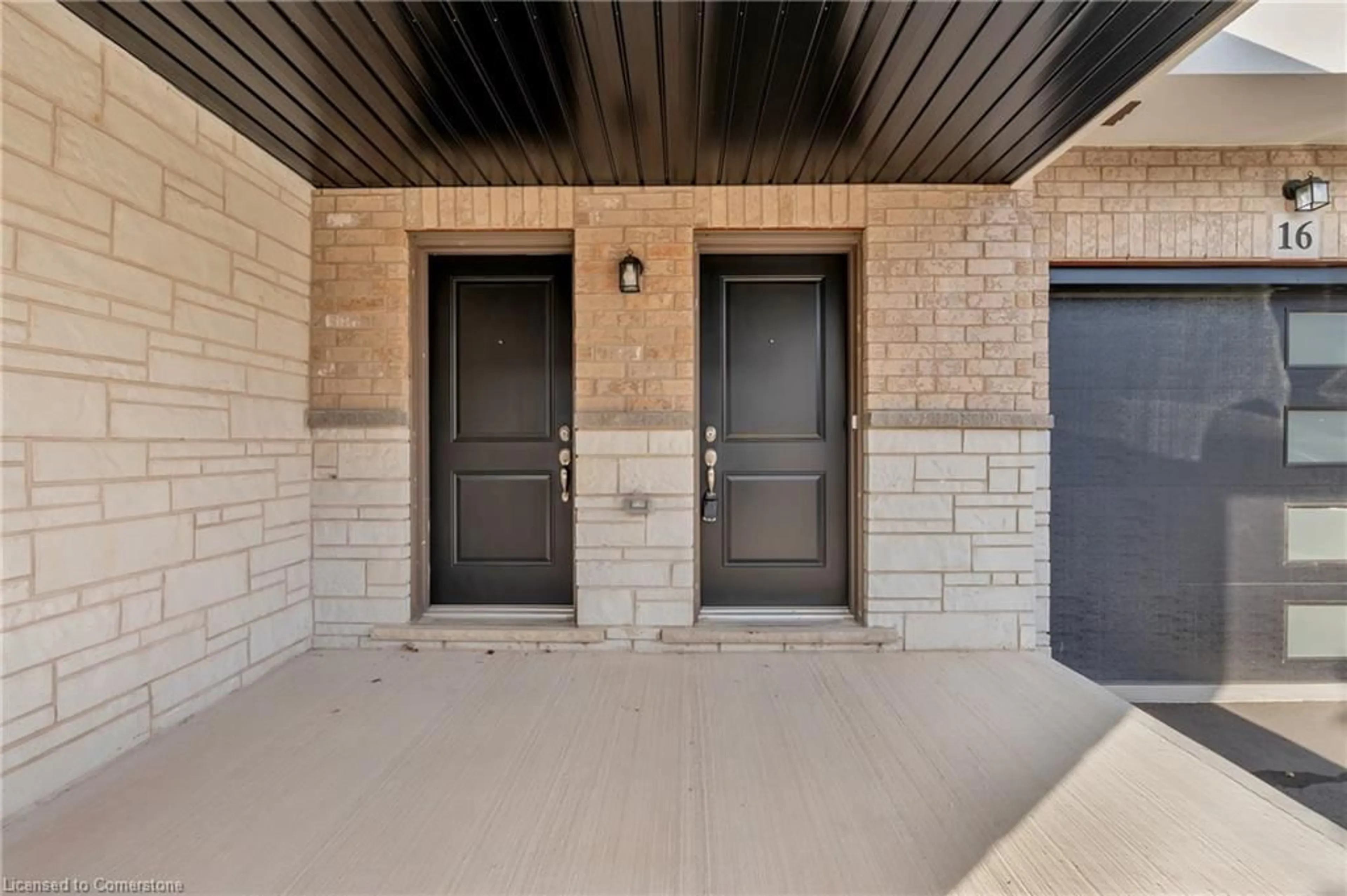 Indoor entryway, cement floor for 16 Alayche Trail, Welland Ontario L3C 0J7