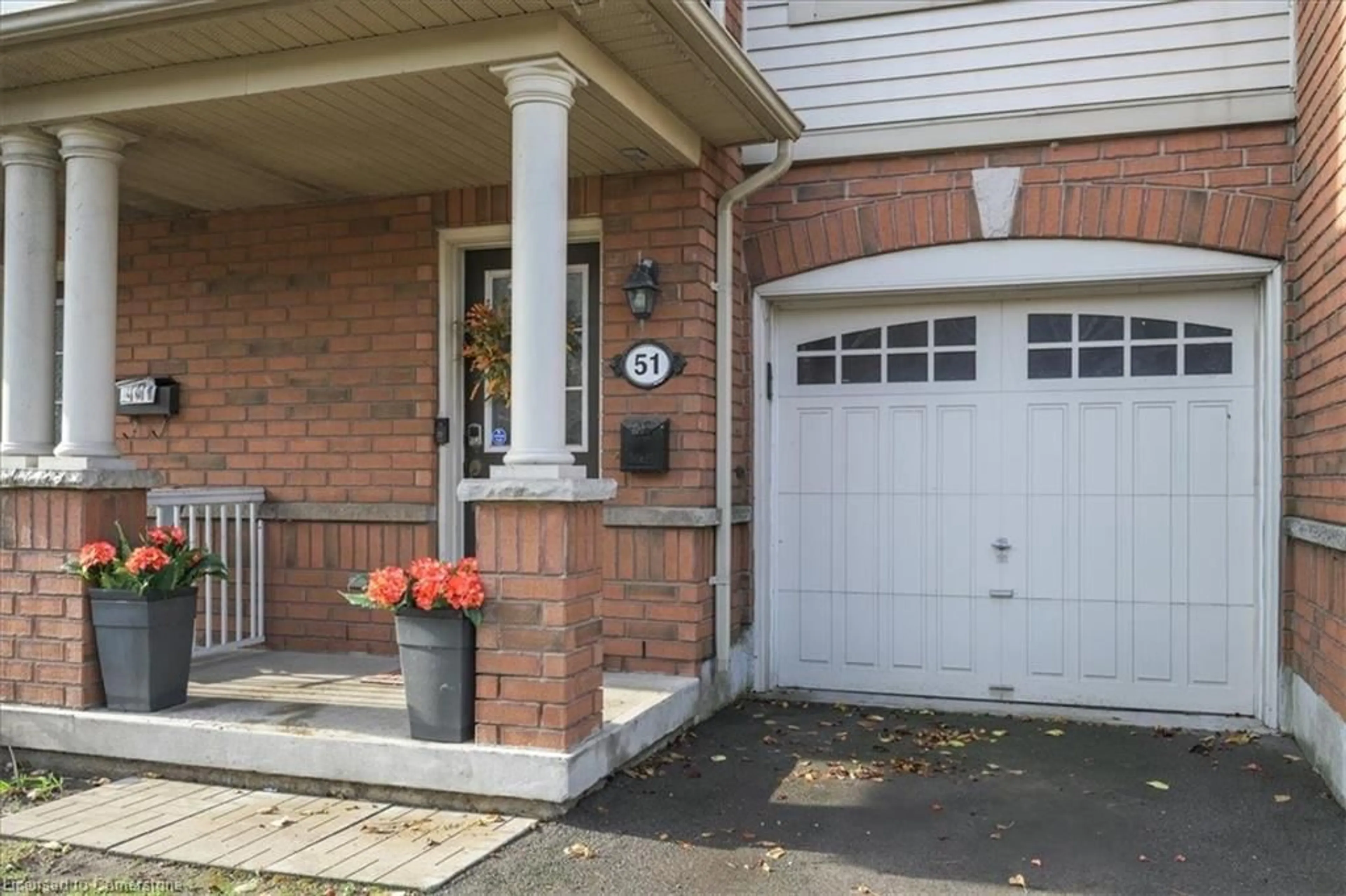 Indoor entryway, wood floors for 470 Beach Blvd #51, Hamilton Ontario L8H 6X2