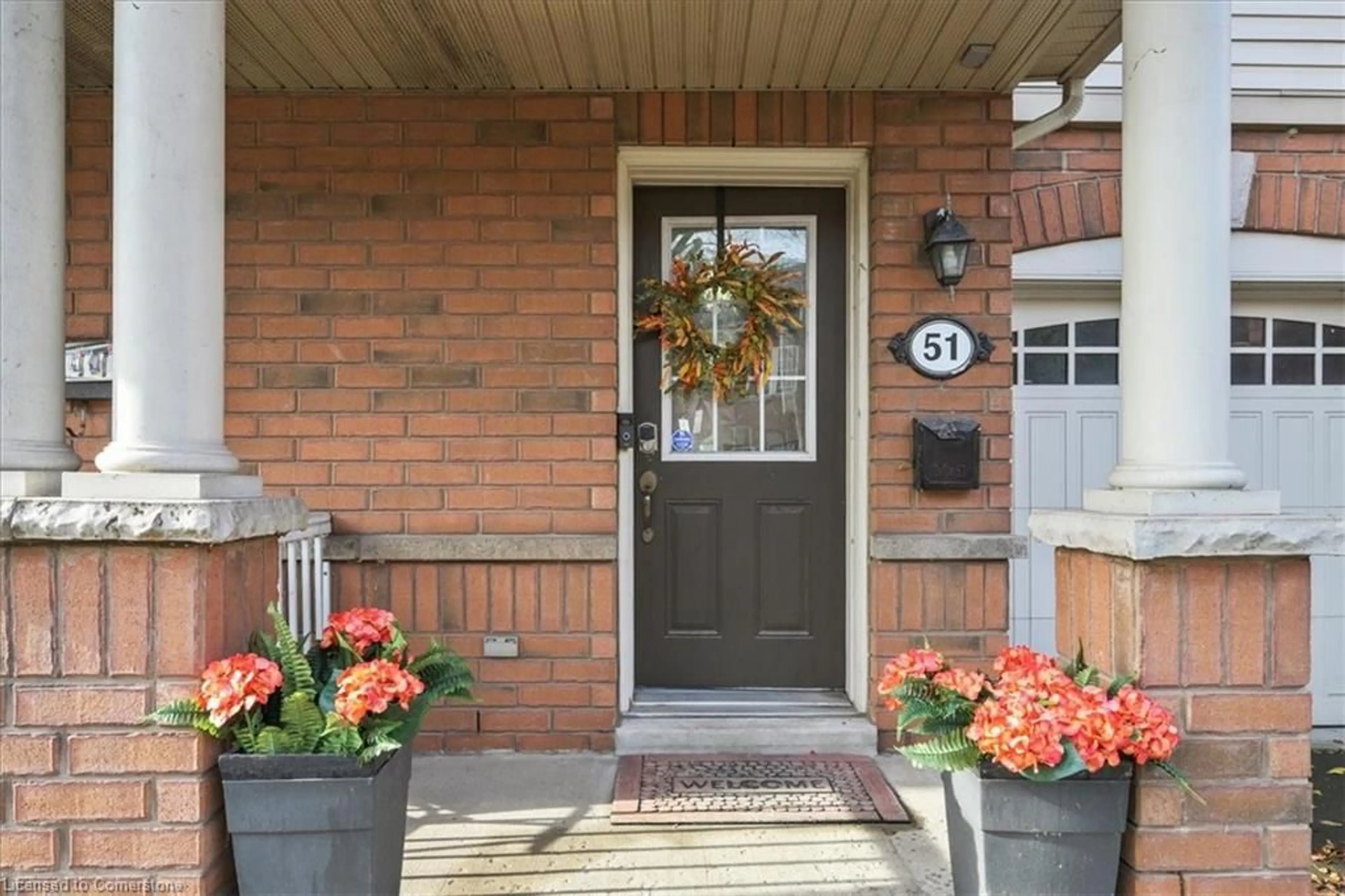 Indoor entryway, wood floors for 470 Beach Blvd #51, Hamilton Ontario L8H 6X2