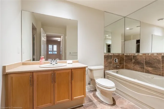 Additional property image - 399 Elizabeth St Unit 611