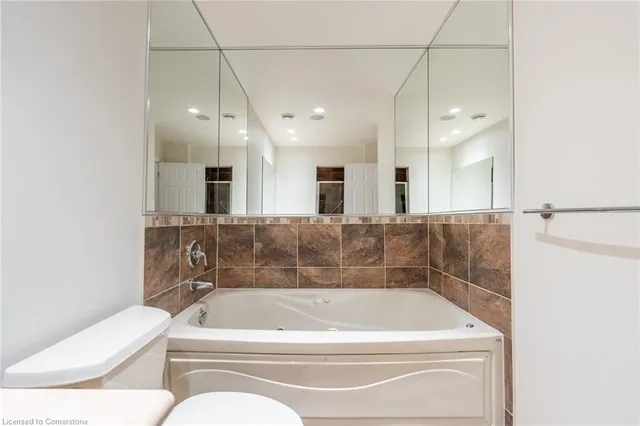 Additional property image - 399 Elizabeth St Unit 611