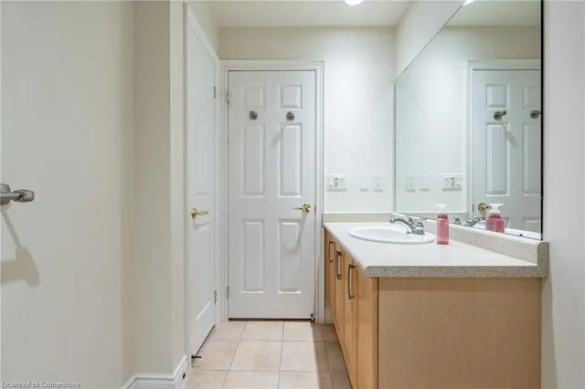 Additional property image - 399 Elizabeth St Unit 611