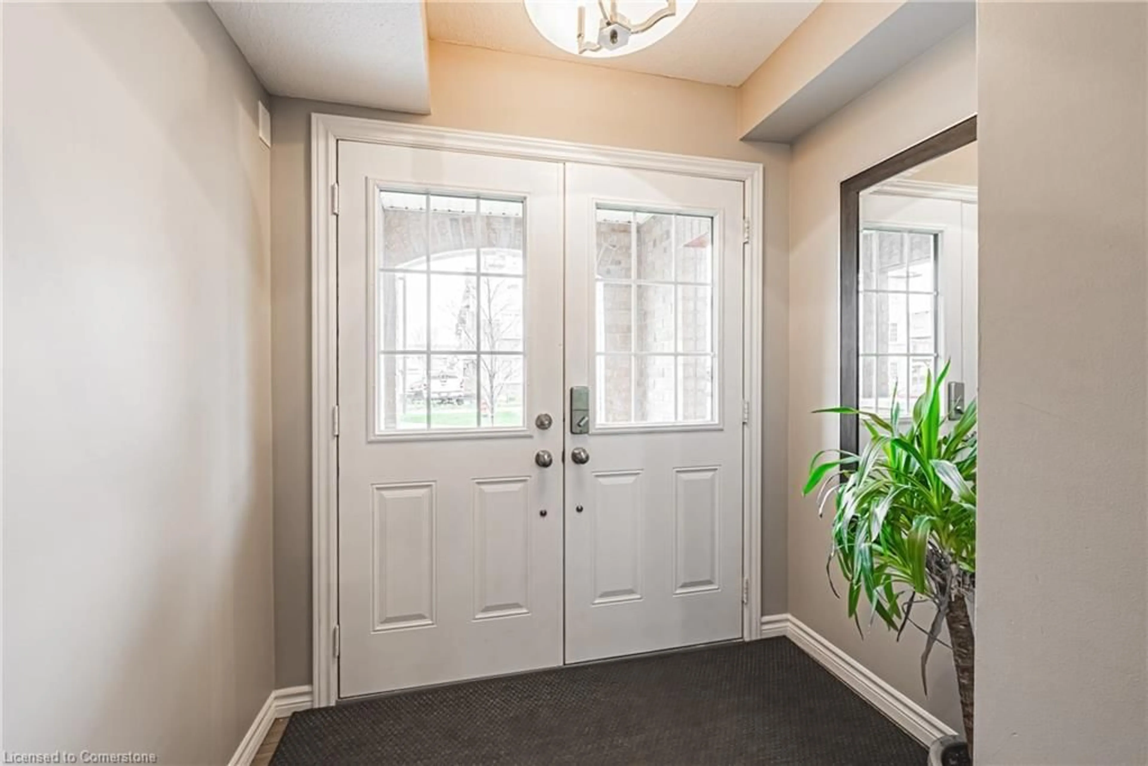 Indoor entryway, wood floors for 81 Mayland Trail, Stoney Creek Ontario L8J 0G4