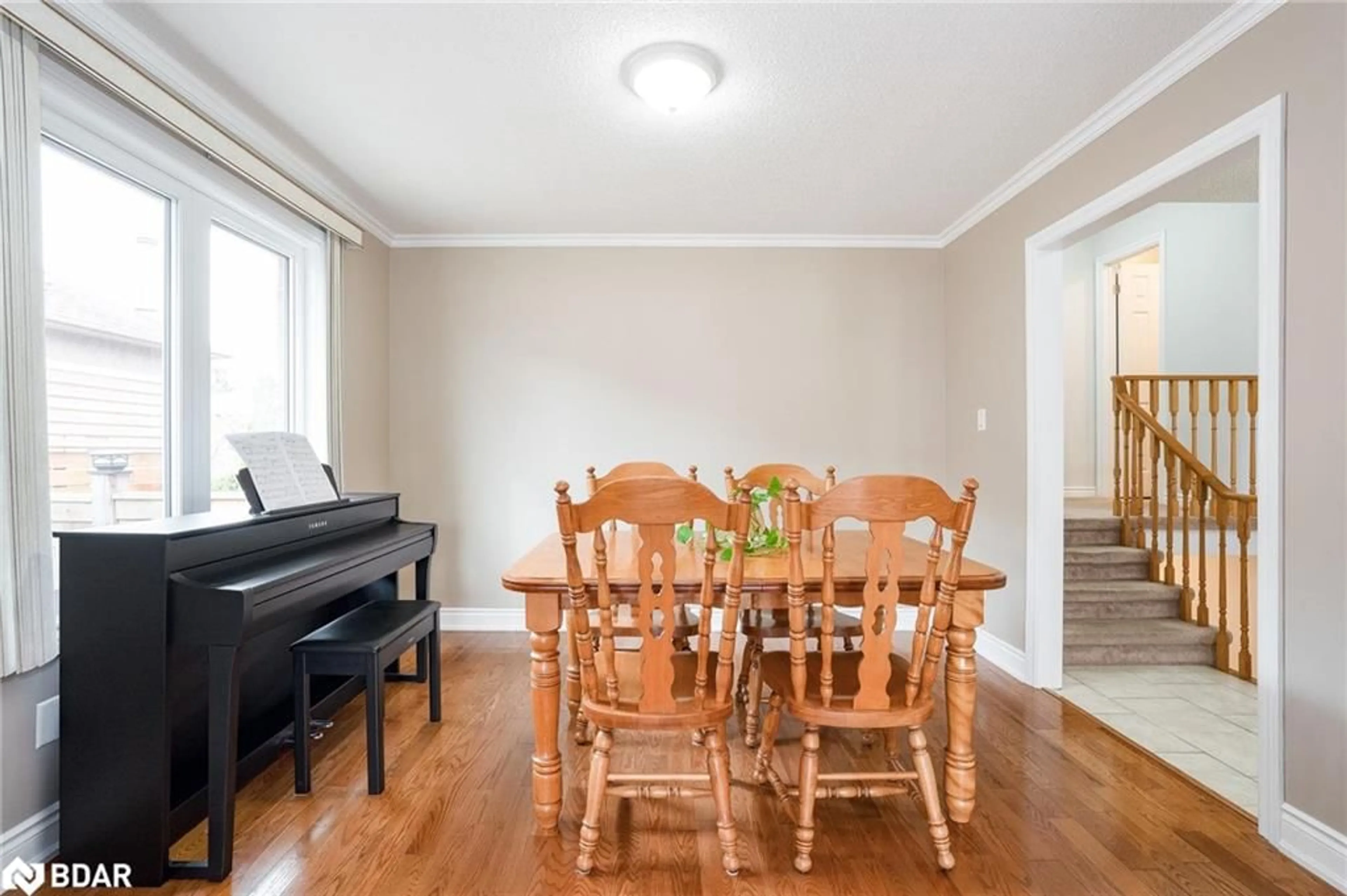 Dining room, wood floors, cottage for 50 James St, Barrie Ontario L4N 6Y3