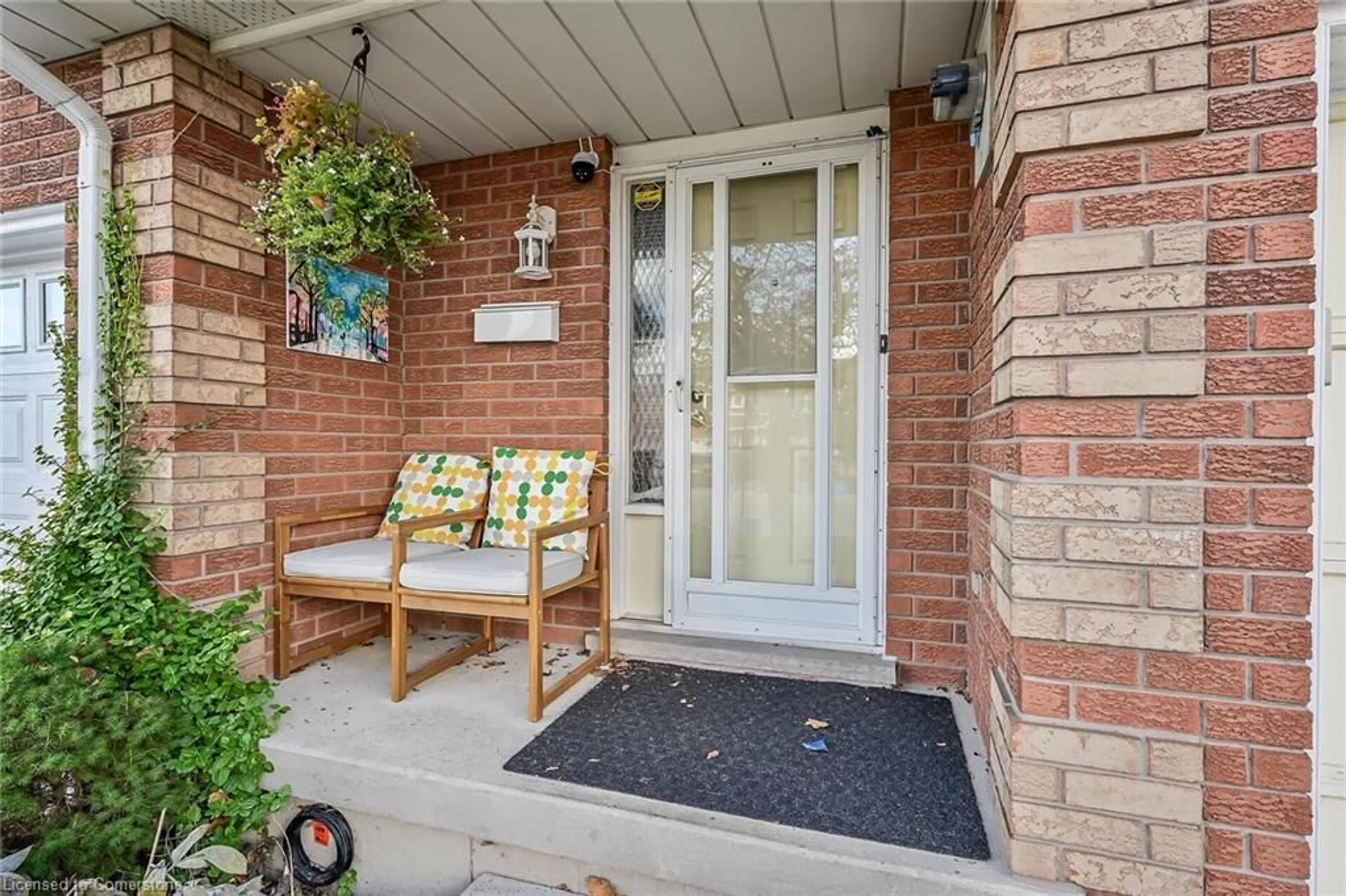 Indoor entryway, wood floors for 136 Essling Ave, Hamilton Ontario L9B 2H9