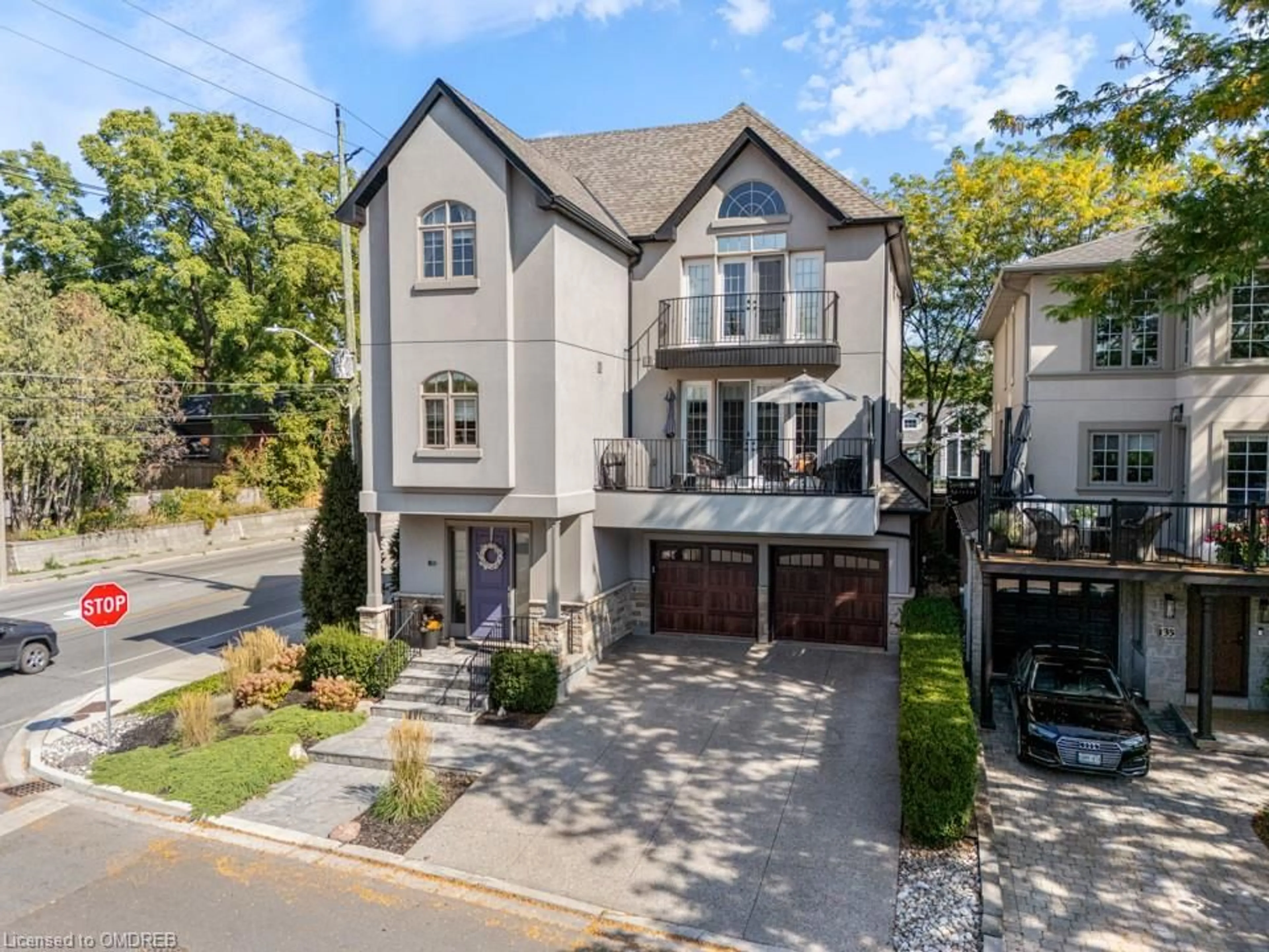 Frontside or backside of a home, the street view for 139 Wilson St, Oakville Ontario L6K 3G9