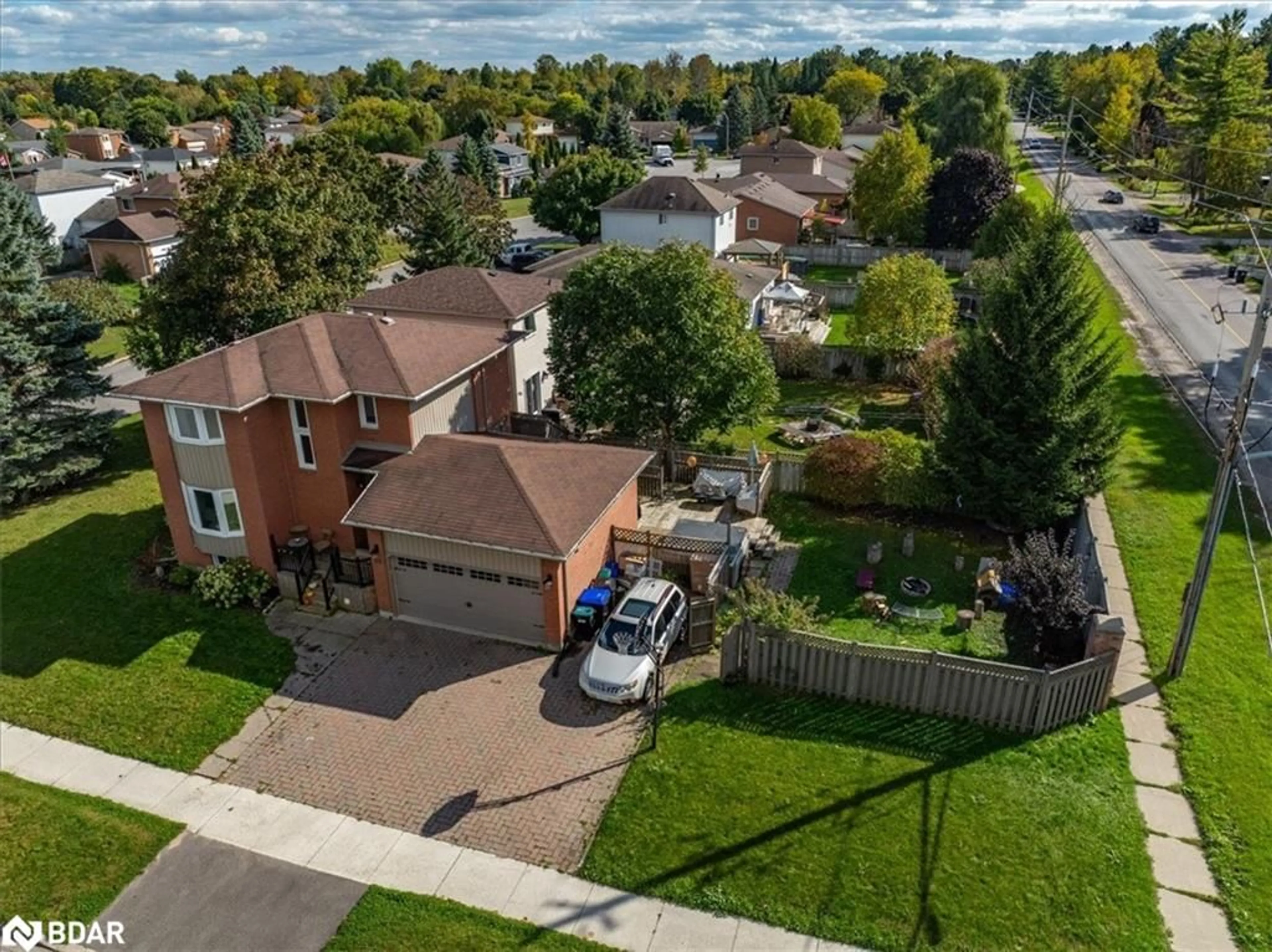 Frontside or backside of a home, the street view for 795 Rose Lane, Innisfil Ontario L9S 2H3