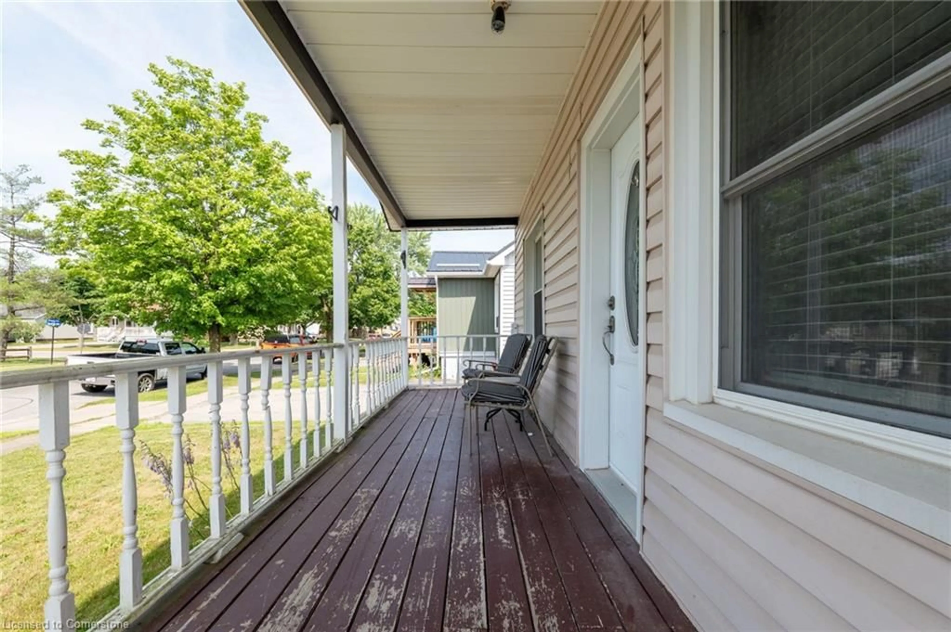 Patio, the street view for 325 Simpson Ave, Welland Ontario L3B 4Y7