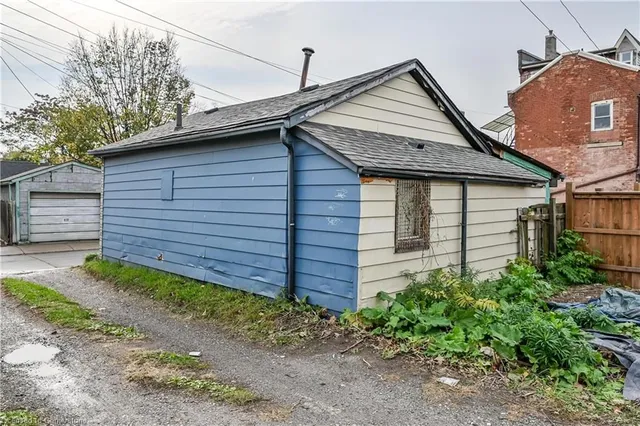 Additional property image - 97 Evans St