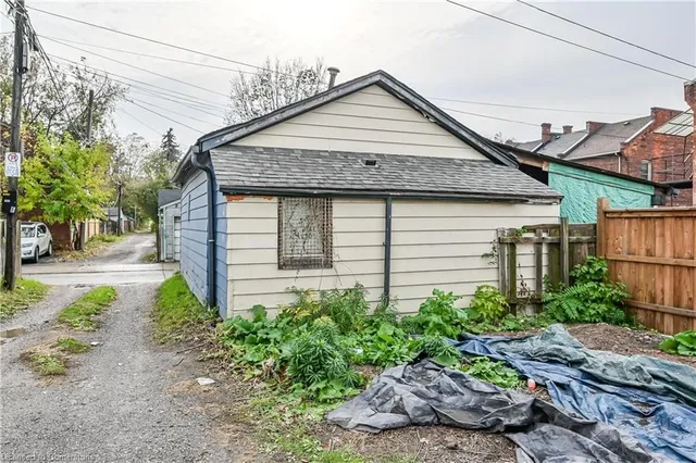 Additional property image - 97 Evans St