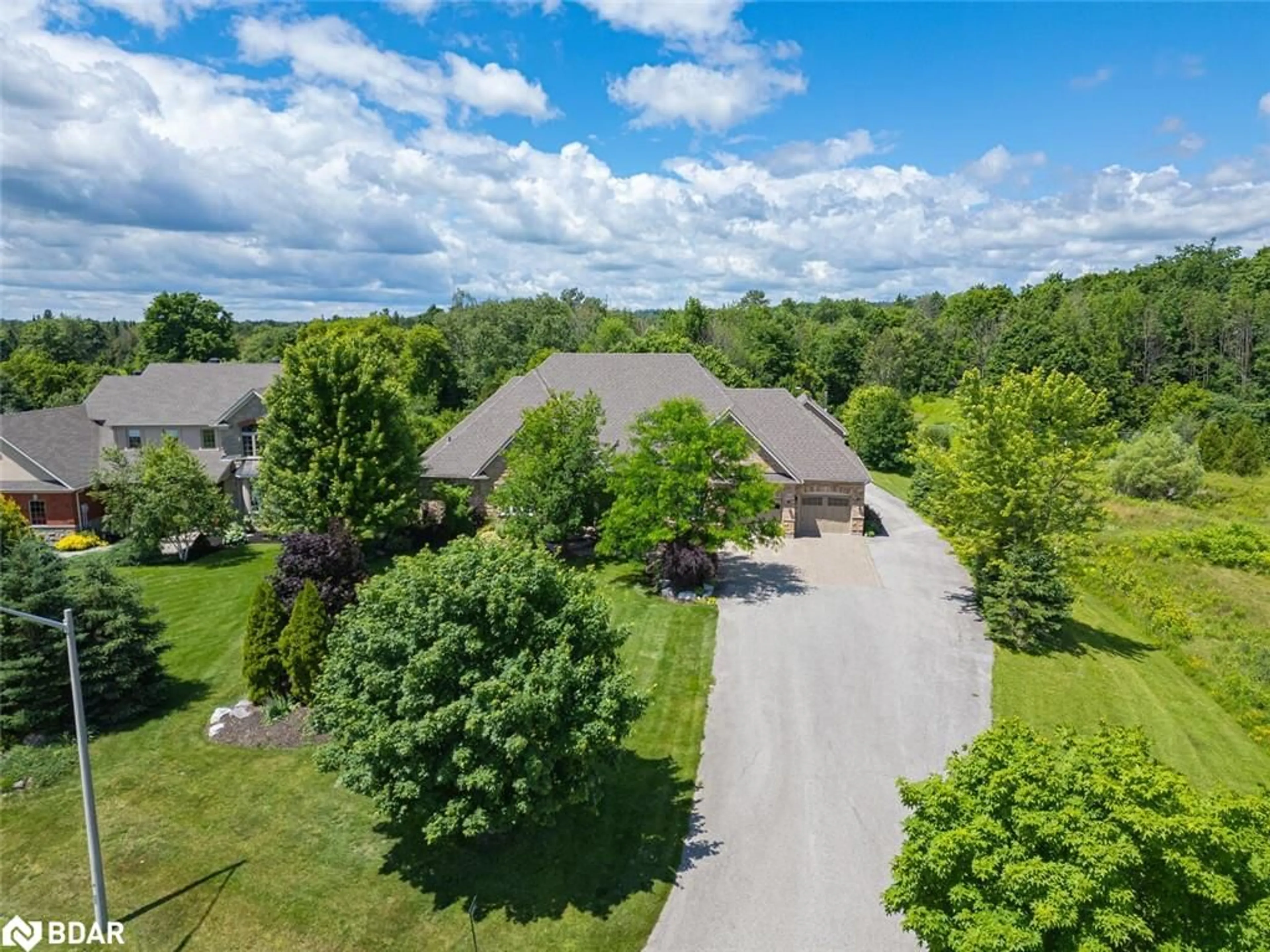 Frontside or backside of a home, the street view for 44 Leenders Lane, Erin Ontario N0B 1T0