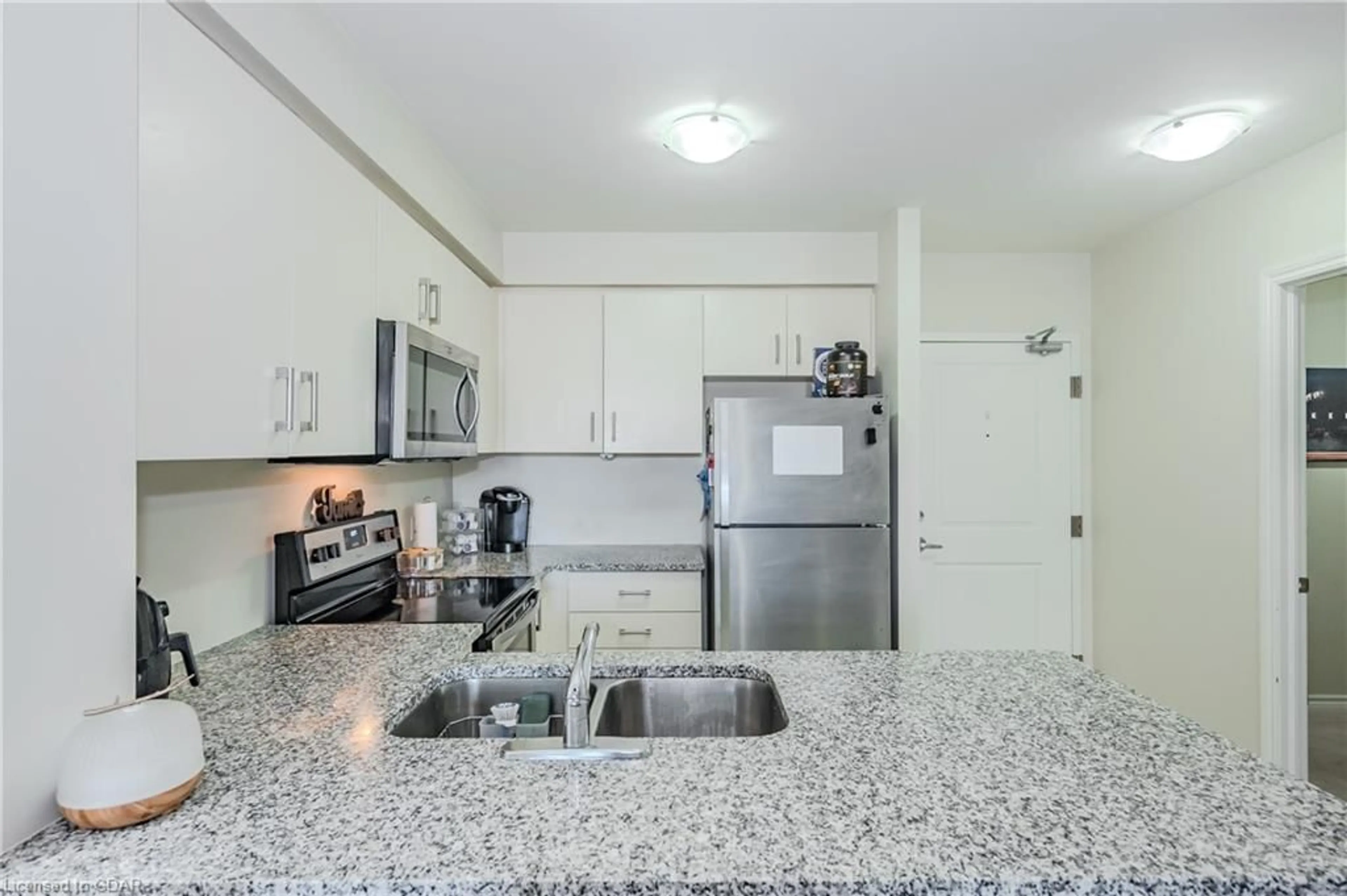 Standard kitchen, mountain for 1280 Gordon St #317, Guelph Ontario N1L 1H2