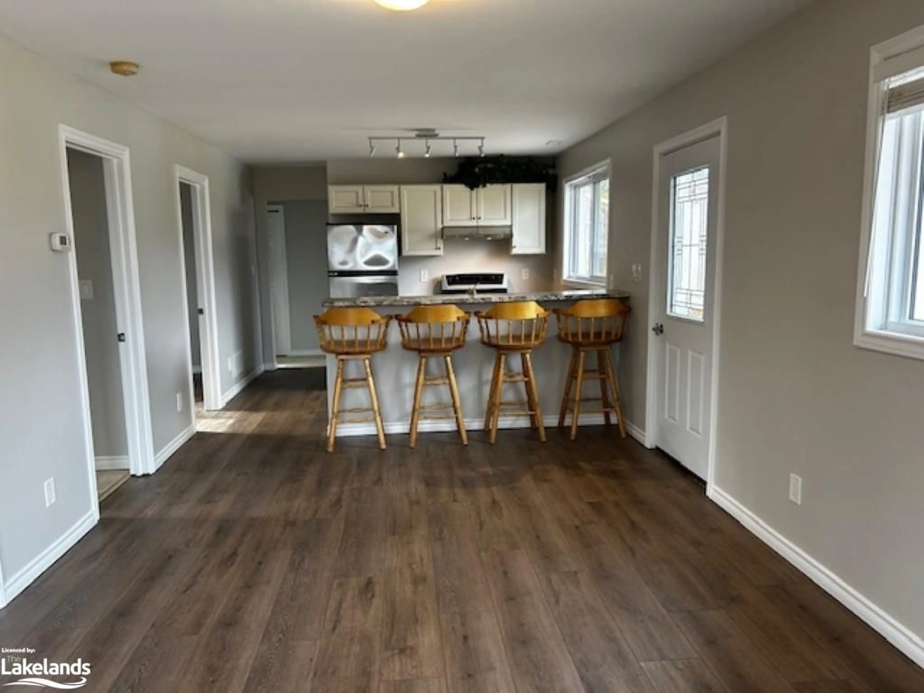 Open concept kitchen for 687 Montreal St, Midland Ontario L4R 1G5