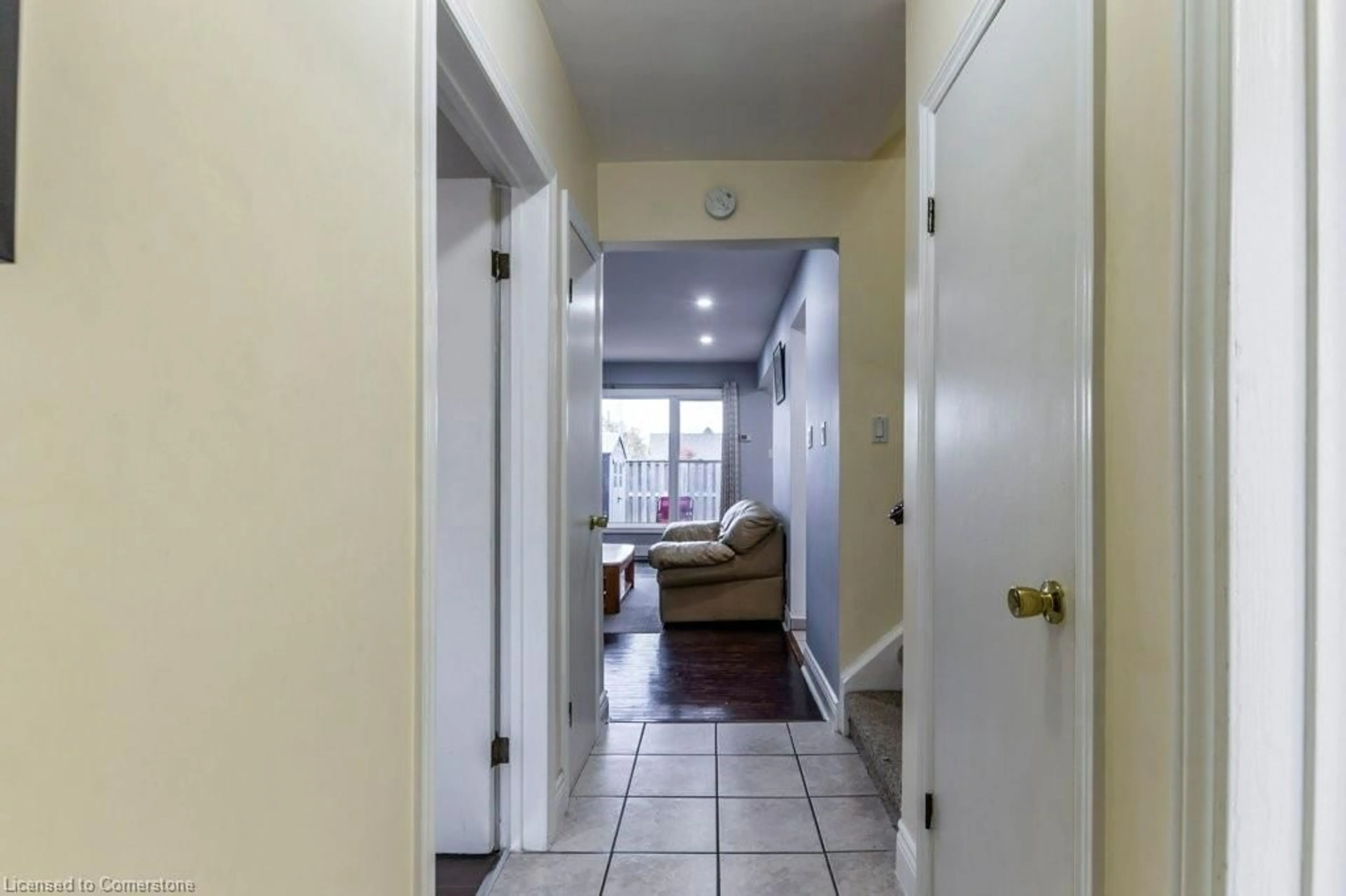 Indoor entryway, unknown floor for 48 Windom Rd #E, Kitchener Ontario N2A 2P4