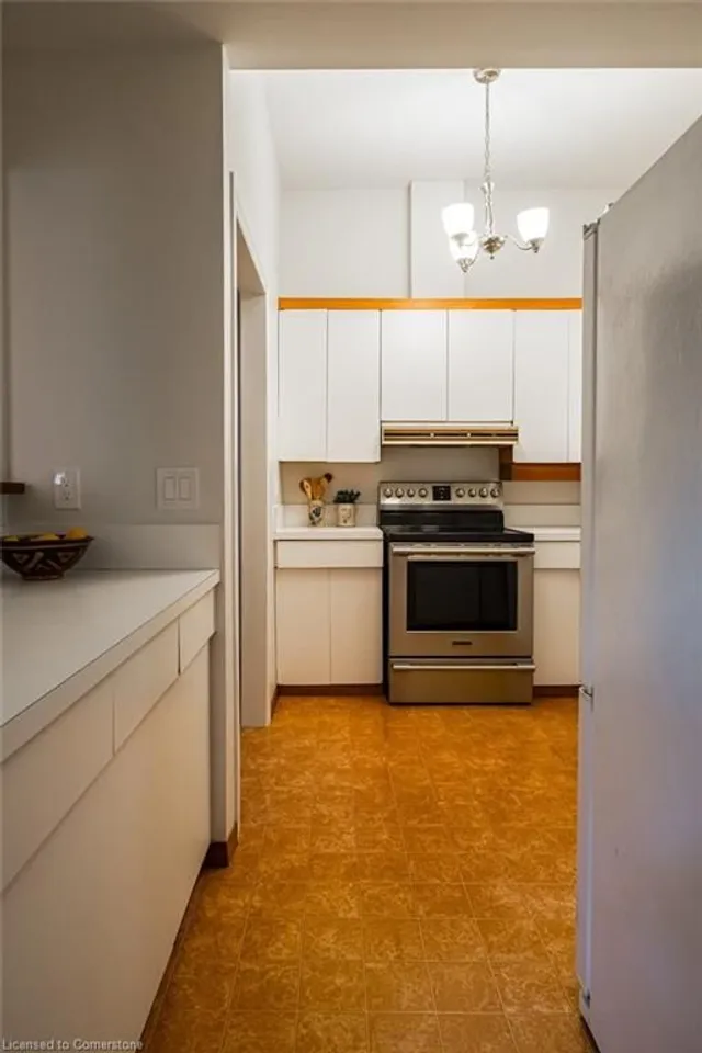 Additional property image - 218 Bay St