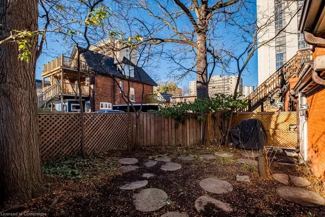 Additional property image - 218 Bay St