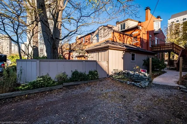 Additional property image - 218 Bay St