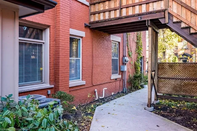 Additional property image - 218 Bay St