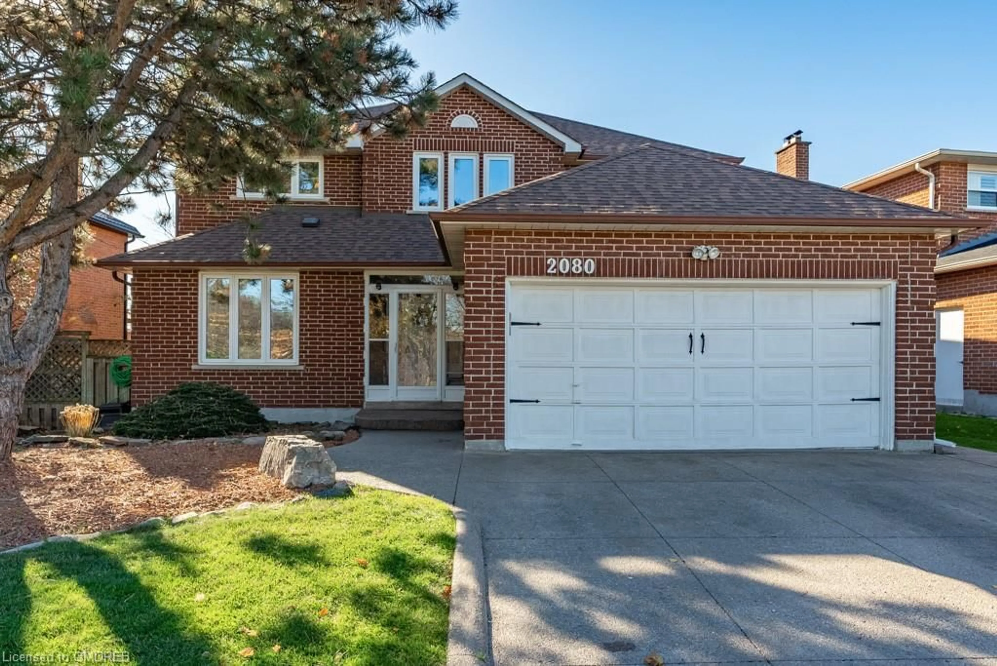 Home with brick exterior material for 2080 Sixth Line, Oakville Ontario L6H 3N2