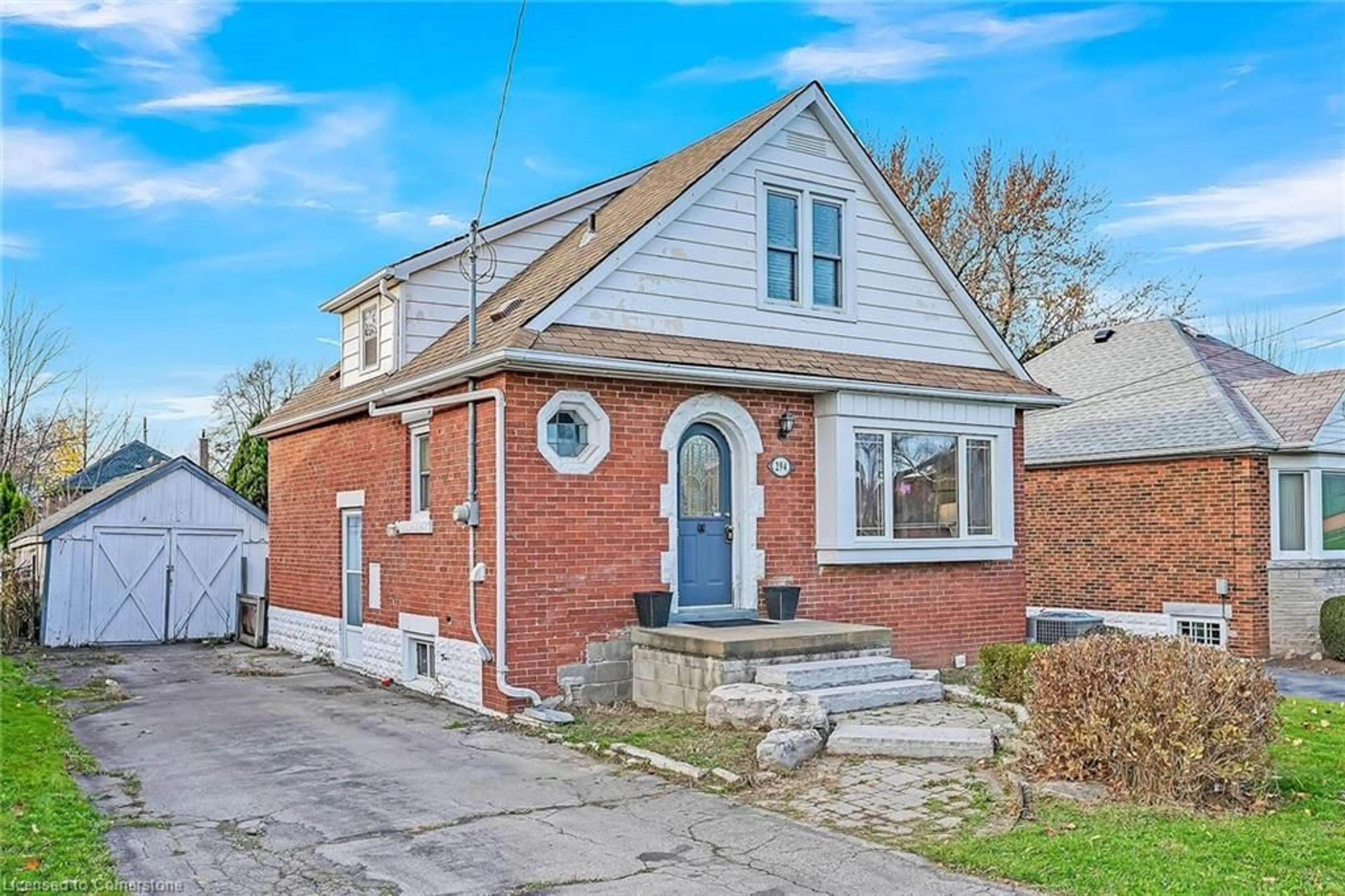 Frontside or backside of a home, cottage for 294 East 18th St, Hamilton Ontario L9A 4P6