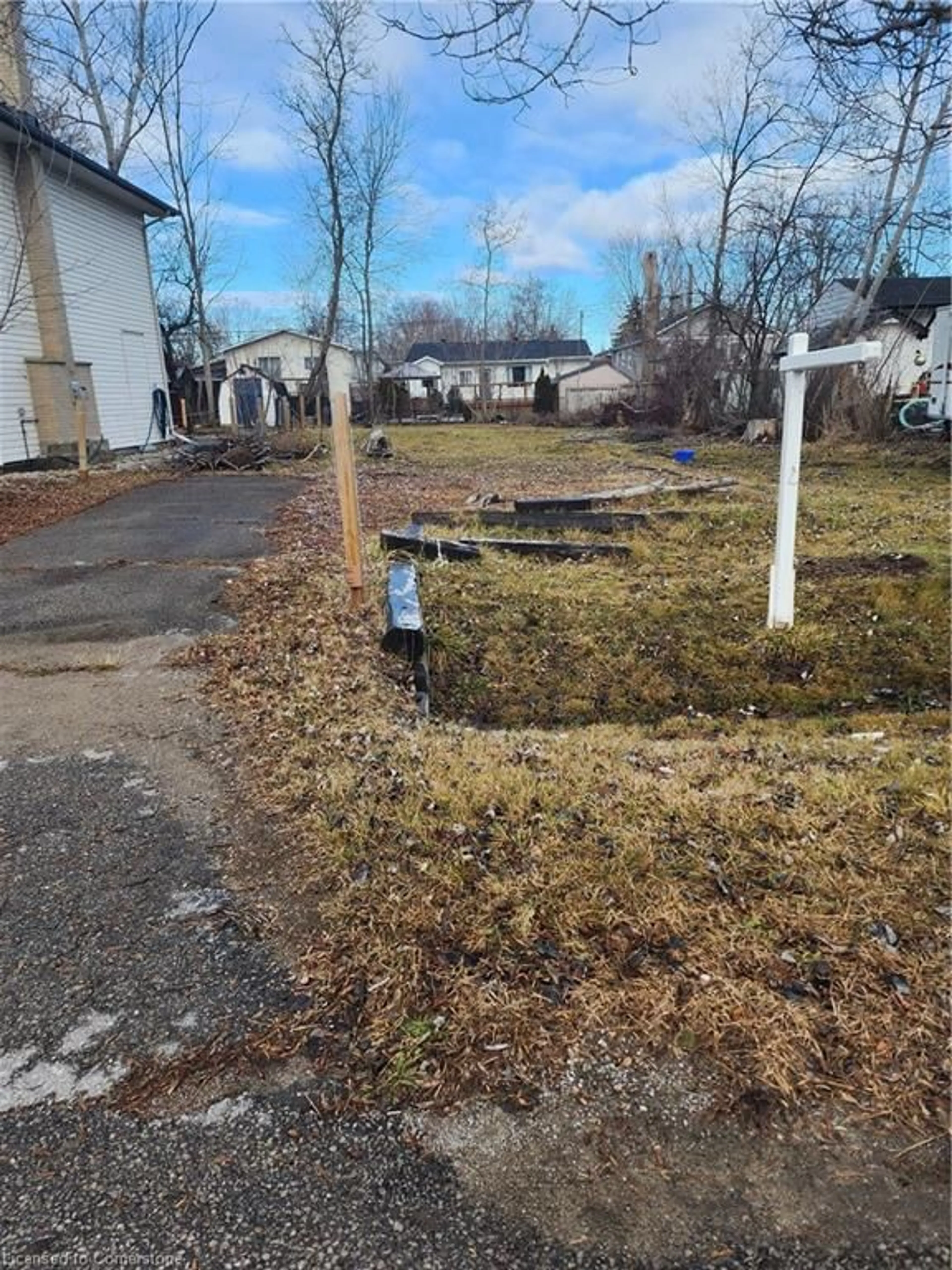 Frontside or backside of a home, the street view for 310 Terrace Dr, Keswick Ontario L4P 2Y8