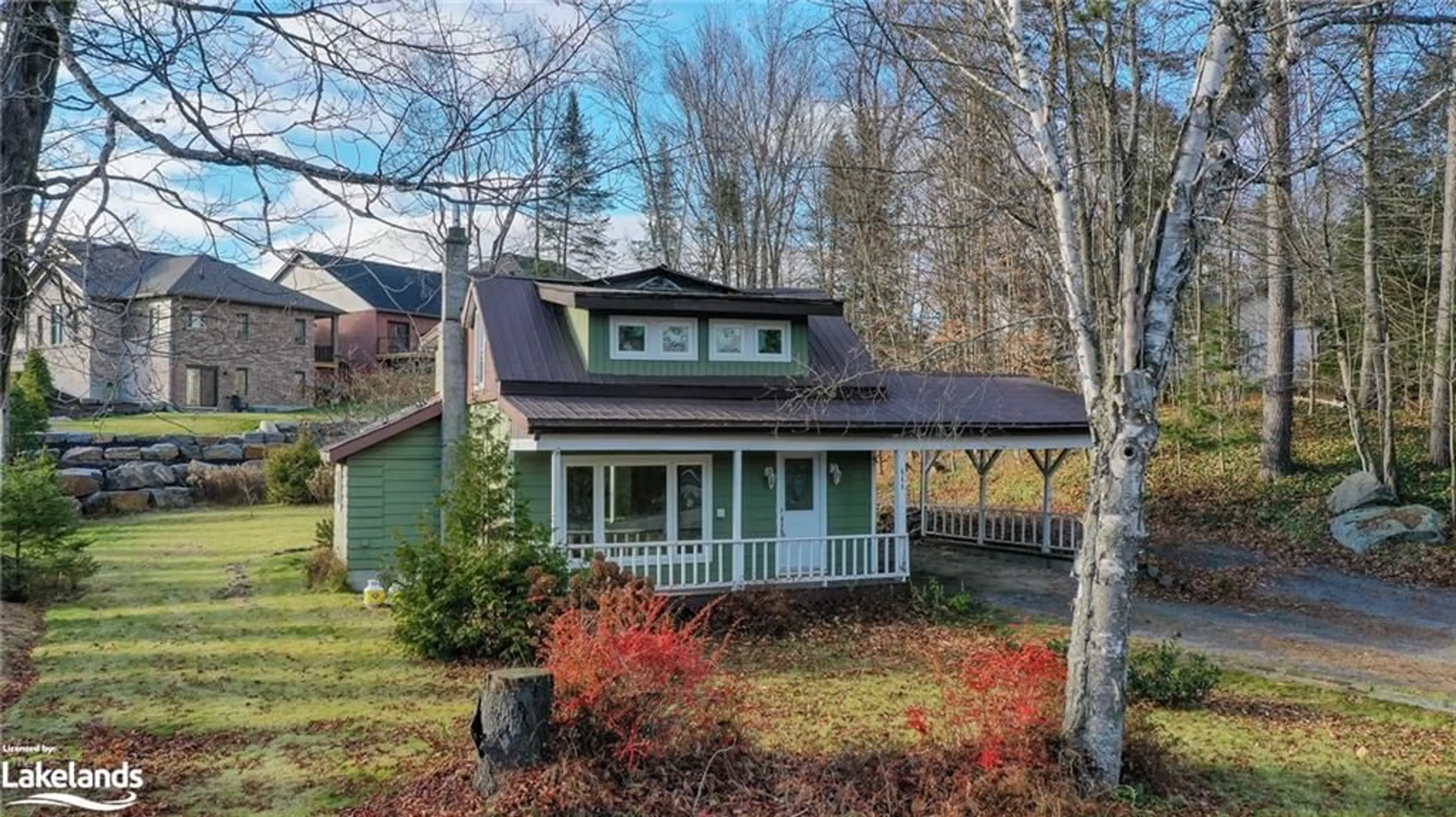 A pic from exterior of the house or condo, cottage for 646 Muskoka 3 Rd, Huntsville Ontario P1H 1C9