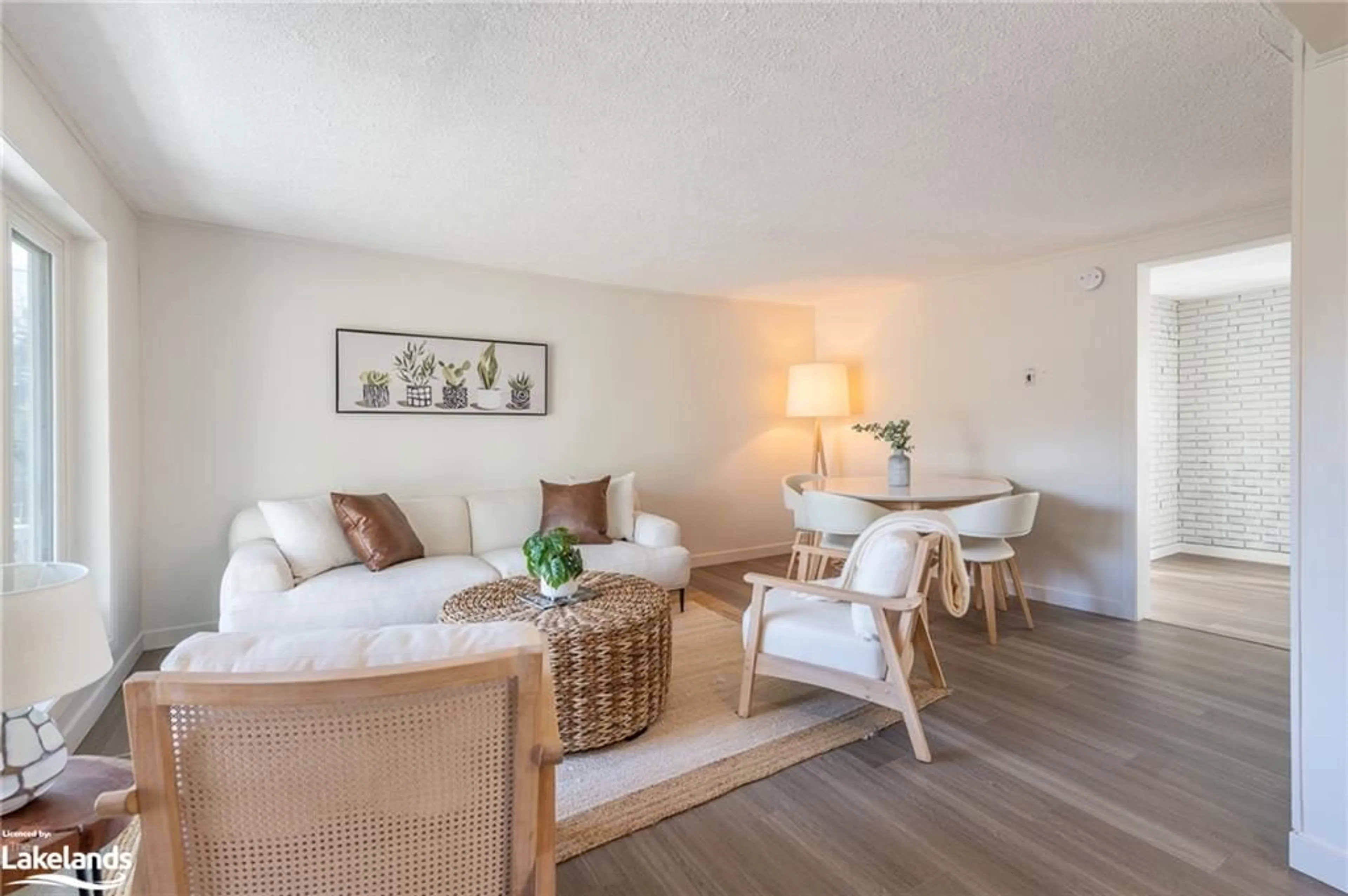 Living room, wood floors for 646 Muskoka 3 Rd, Huntsville Ontario P1H 1C9