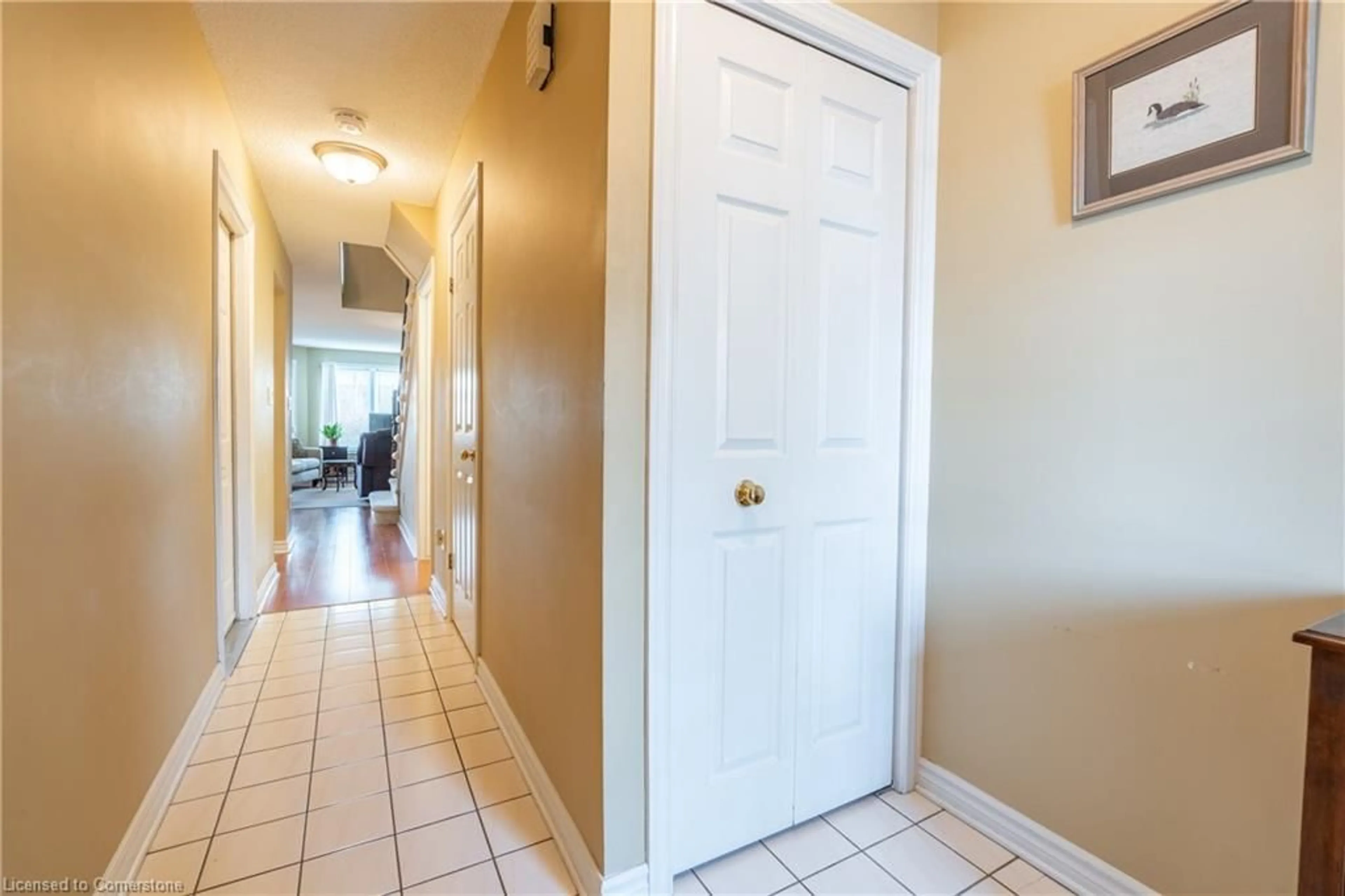 Indoor entryway, wood floors for 53 Myrtle Ave, St. Catharines Ontario L2M 5W2