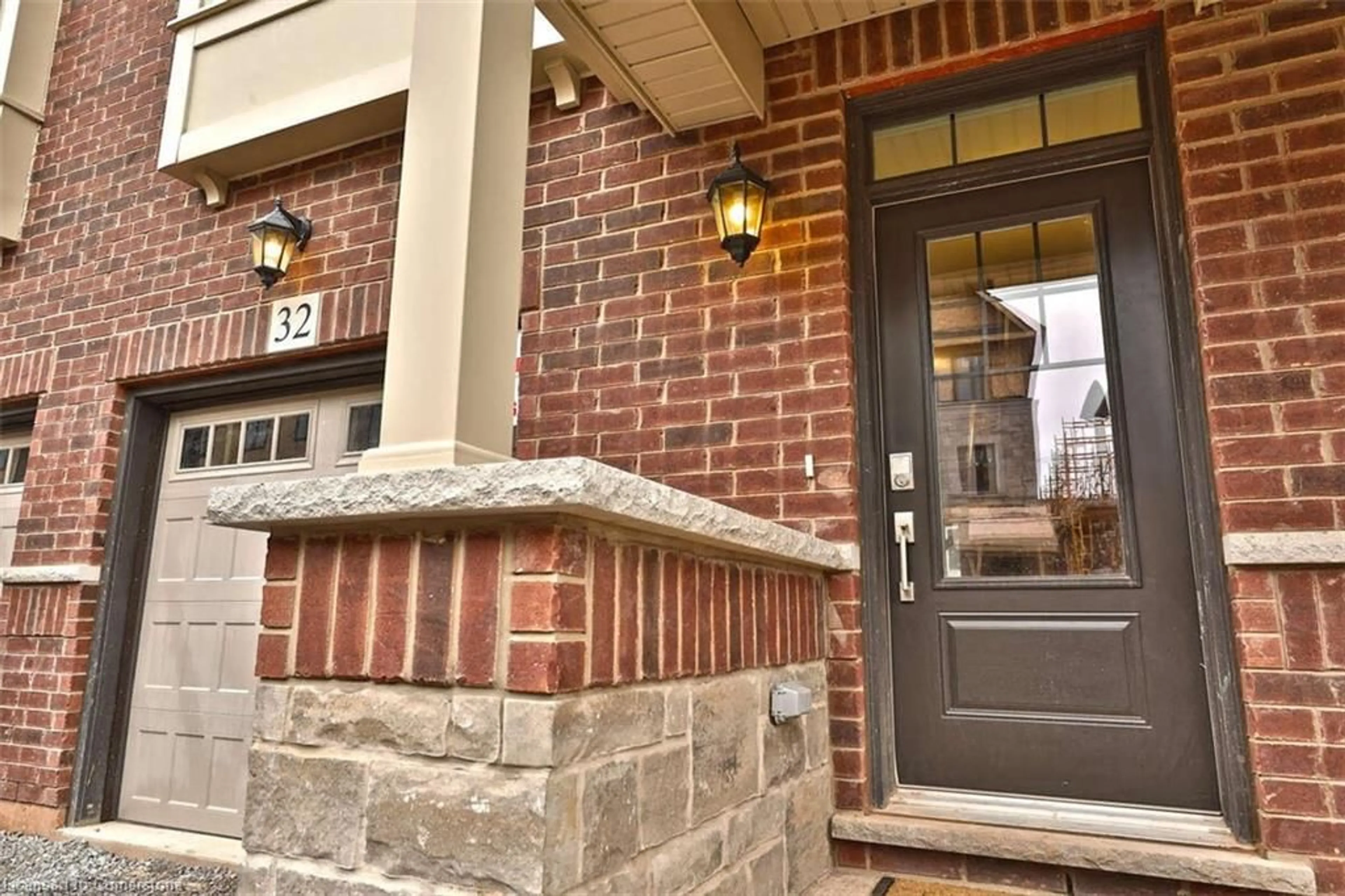 Indoor entryway, wood floors for 288 Glover Rd #32, Stoney Creek Ontario L8E 5H6