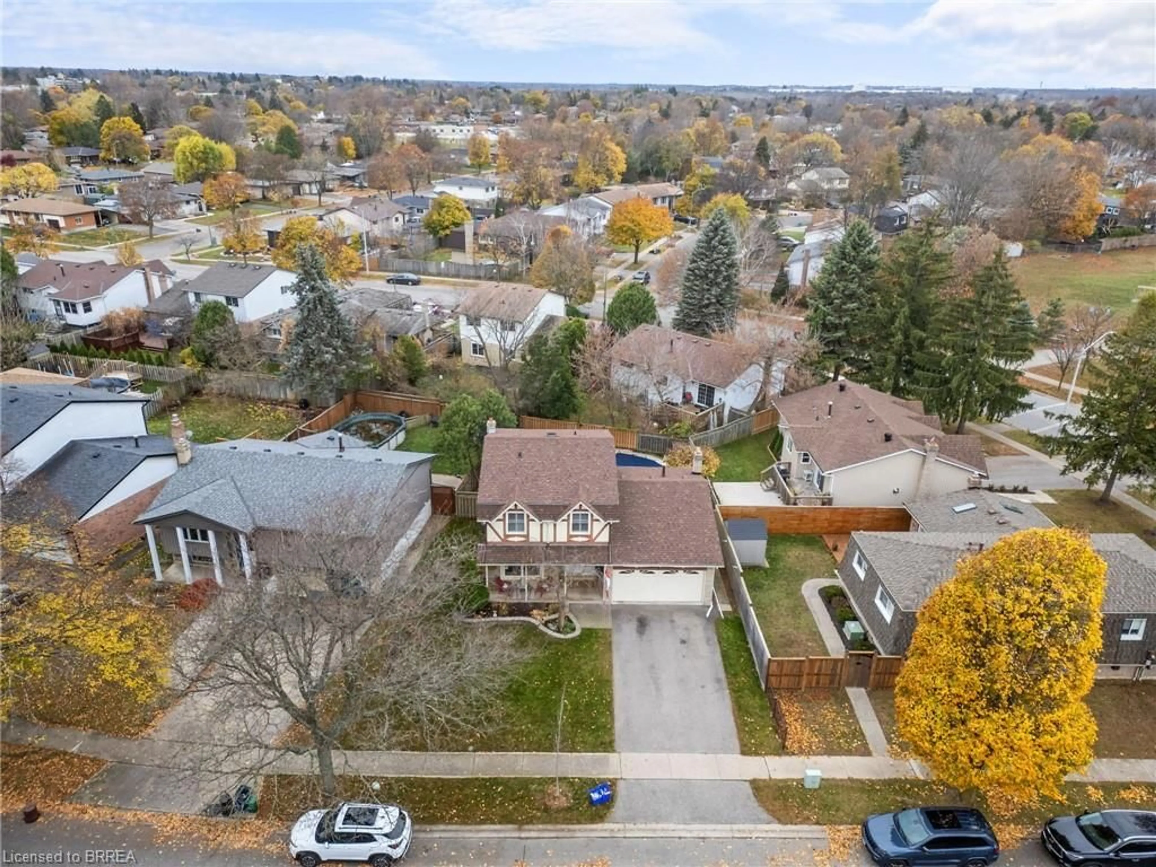 Frontside or backside of a home, the street view for 37 Dorchester Ave, Brantford Ontario N3R 5G3